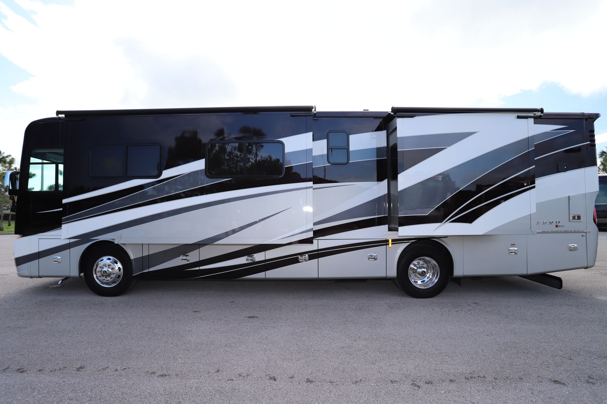 New 2020 Tiffin Motor Homes Allegro Red 37BA Class A  For Sale