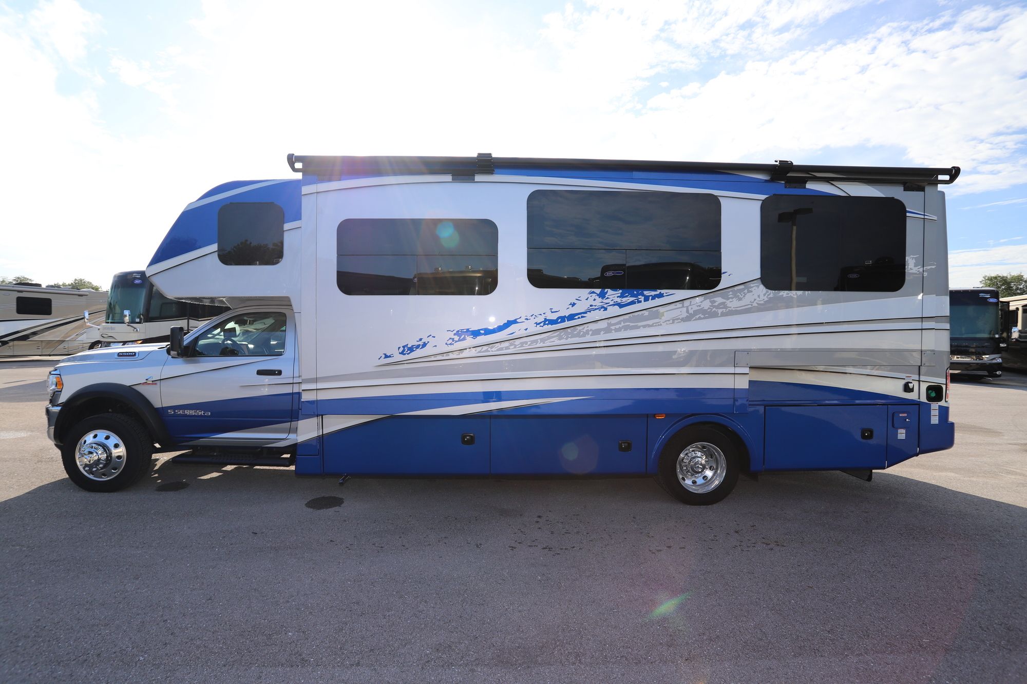 New 2021 Dynamax Isata 5 30FW Class C  For Sale