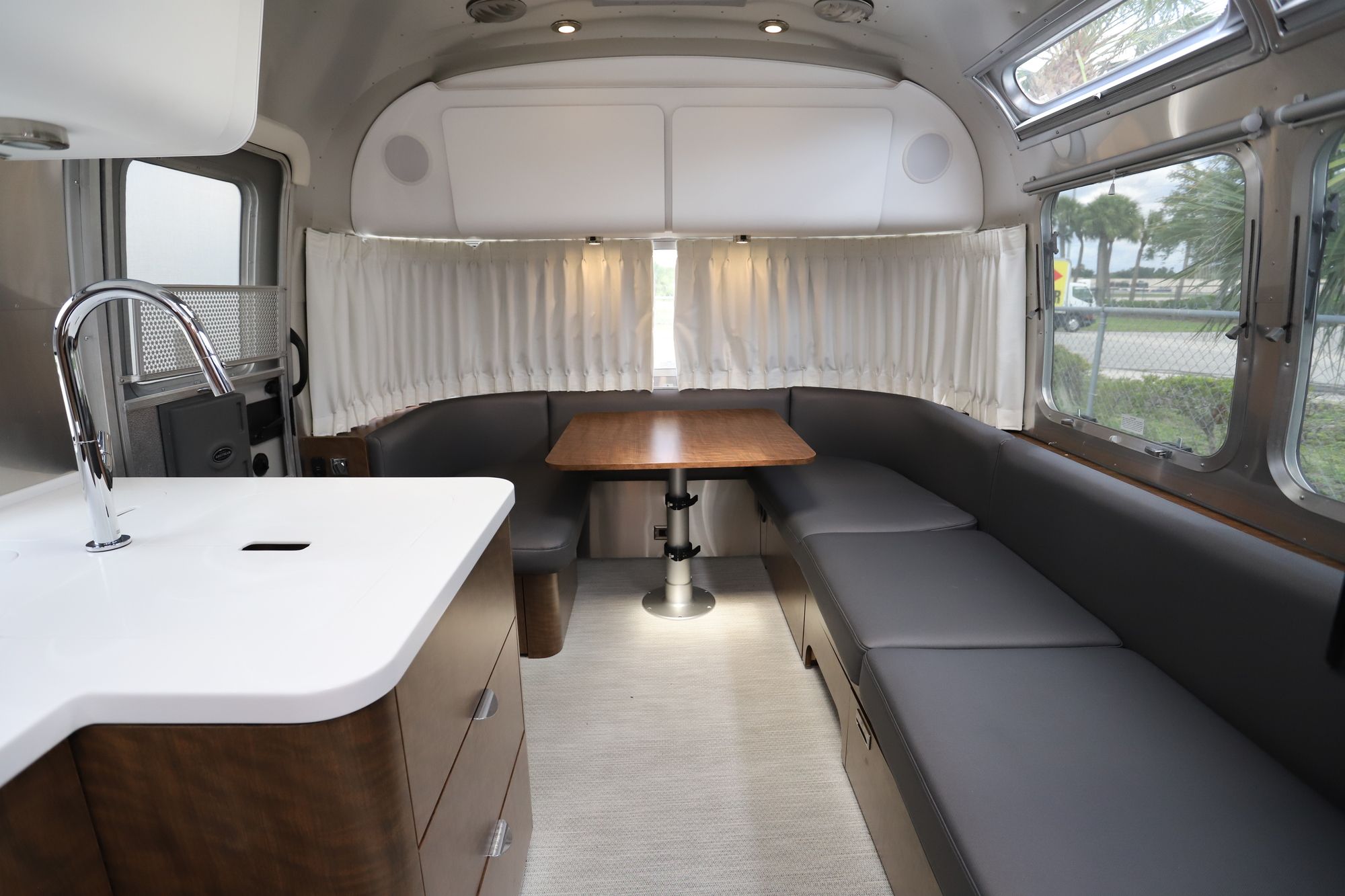 Used 2019 Airstream Globetrotter 27FB Travel Trailer  For Sale