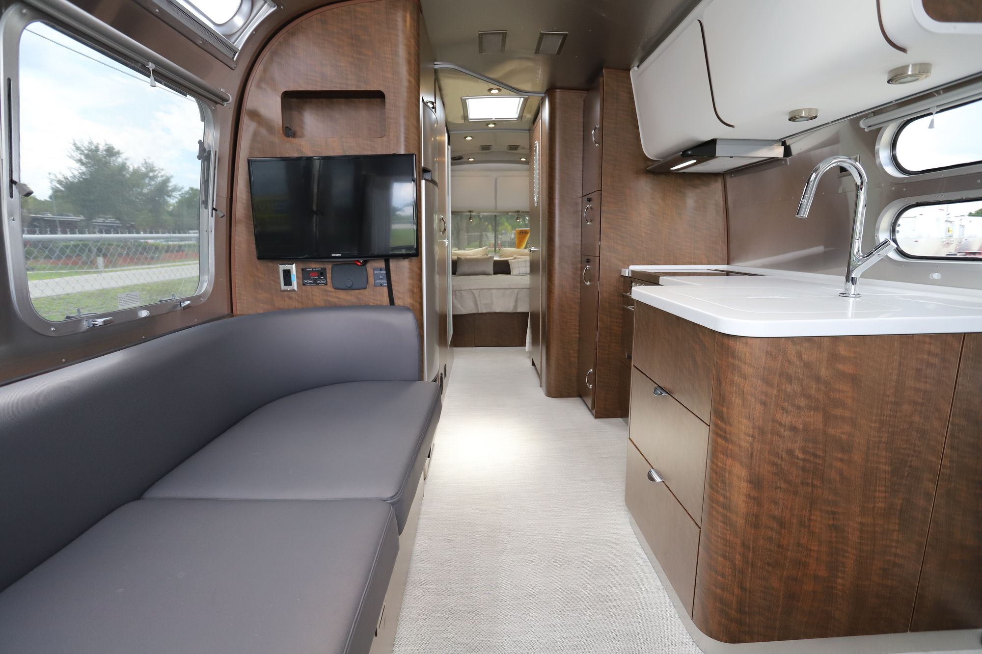 Used 2019 Airstream Globetrotter 27FB Travel Trailer  For Sale