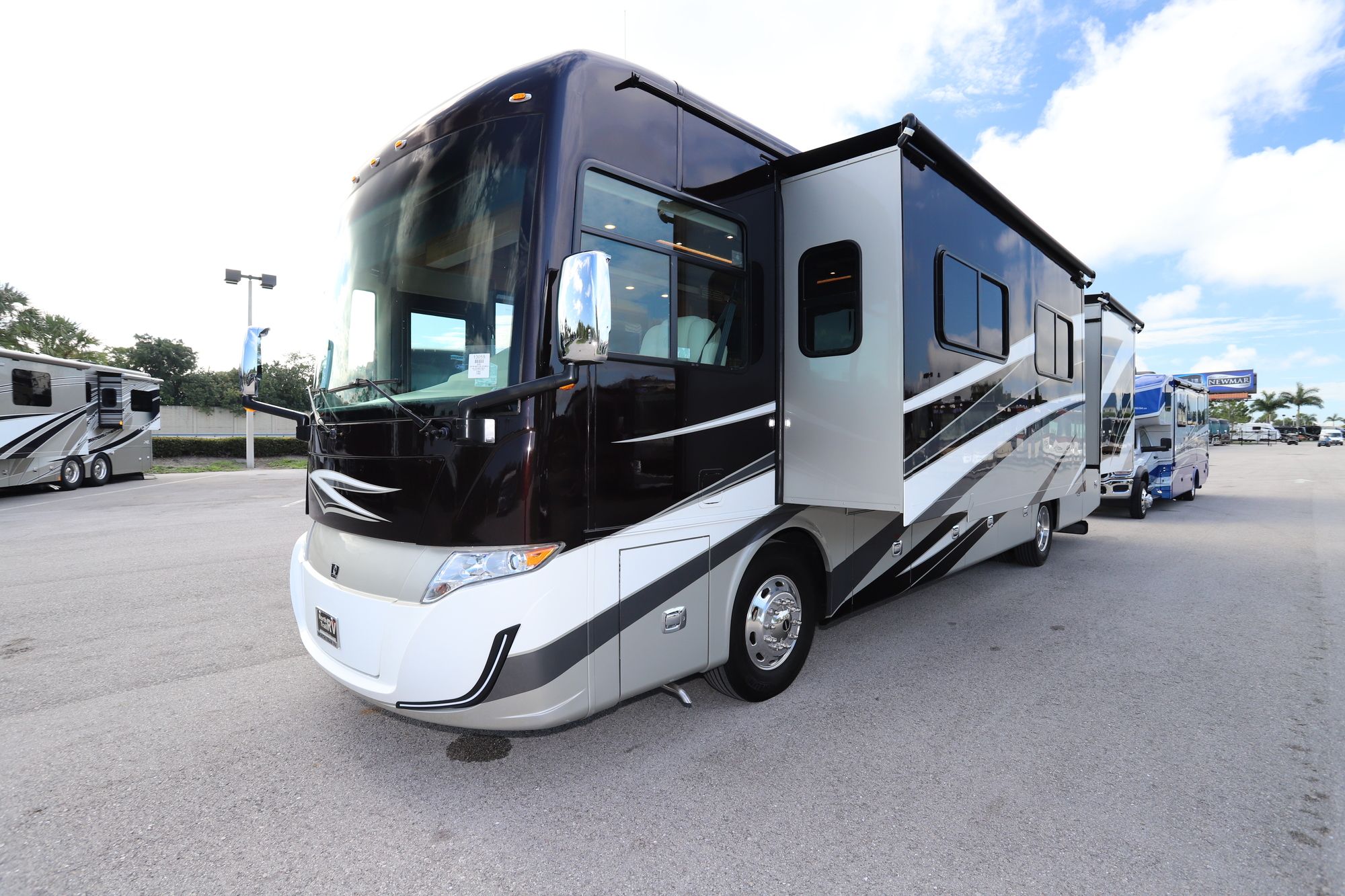 New 2020 Tiffin Motor Homes Allegro Red 37BA Class A  For Sale