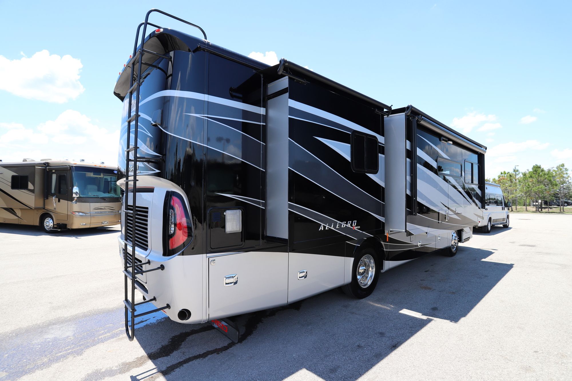 Used 2019 Tiffin Motor Homes Allegro Red 33AA Class A  For Sale