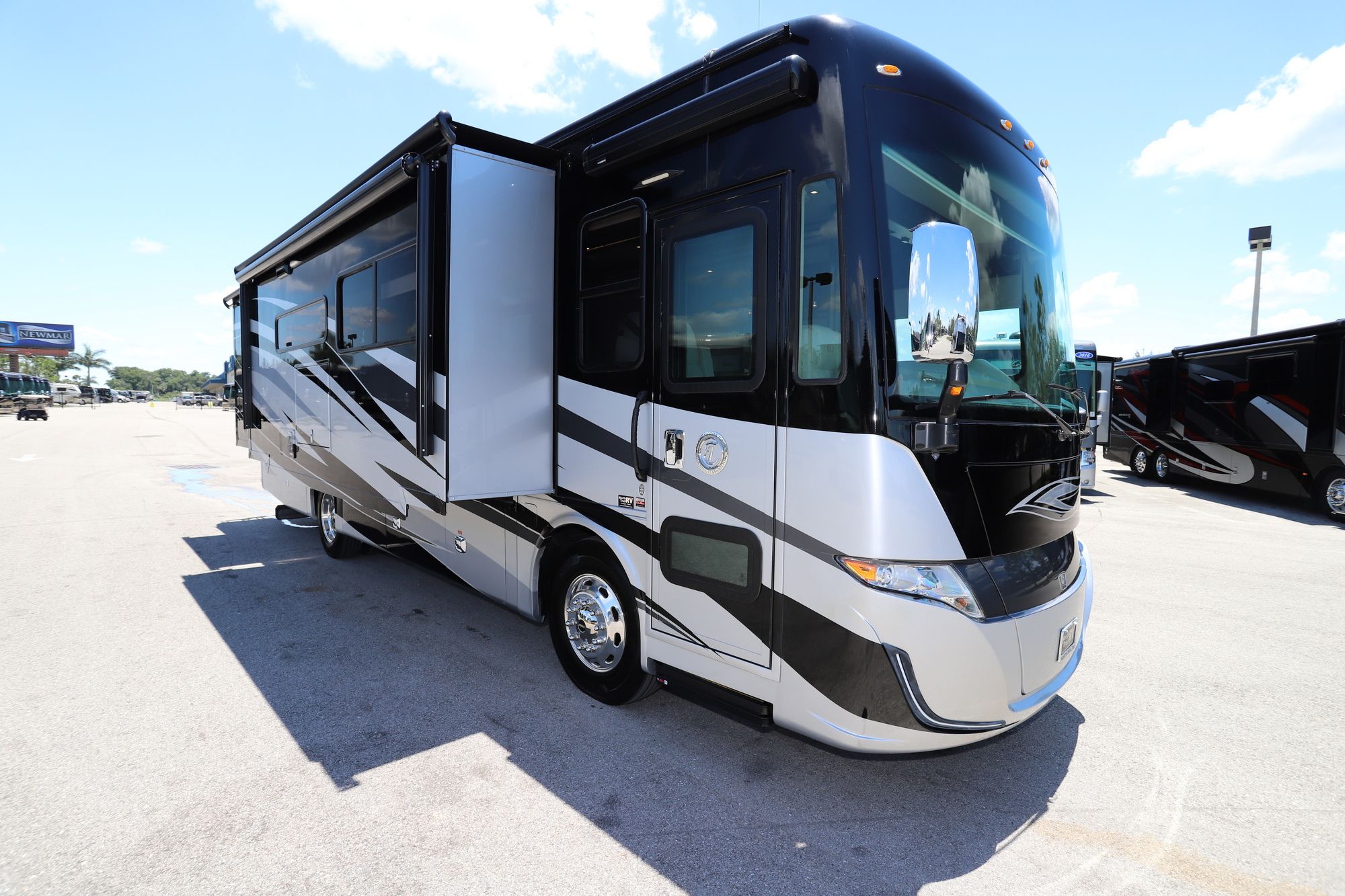 Used 2019 Tiffin Motor Homes Allegro Red 33AA Class A  For Sale