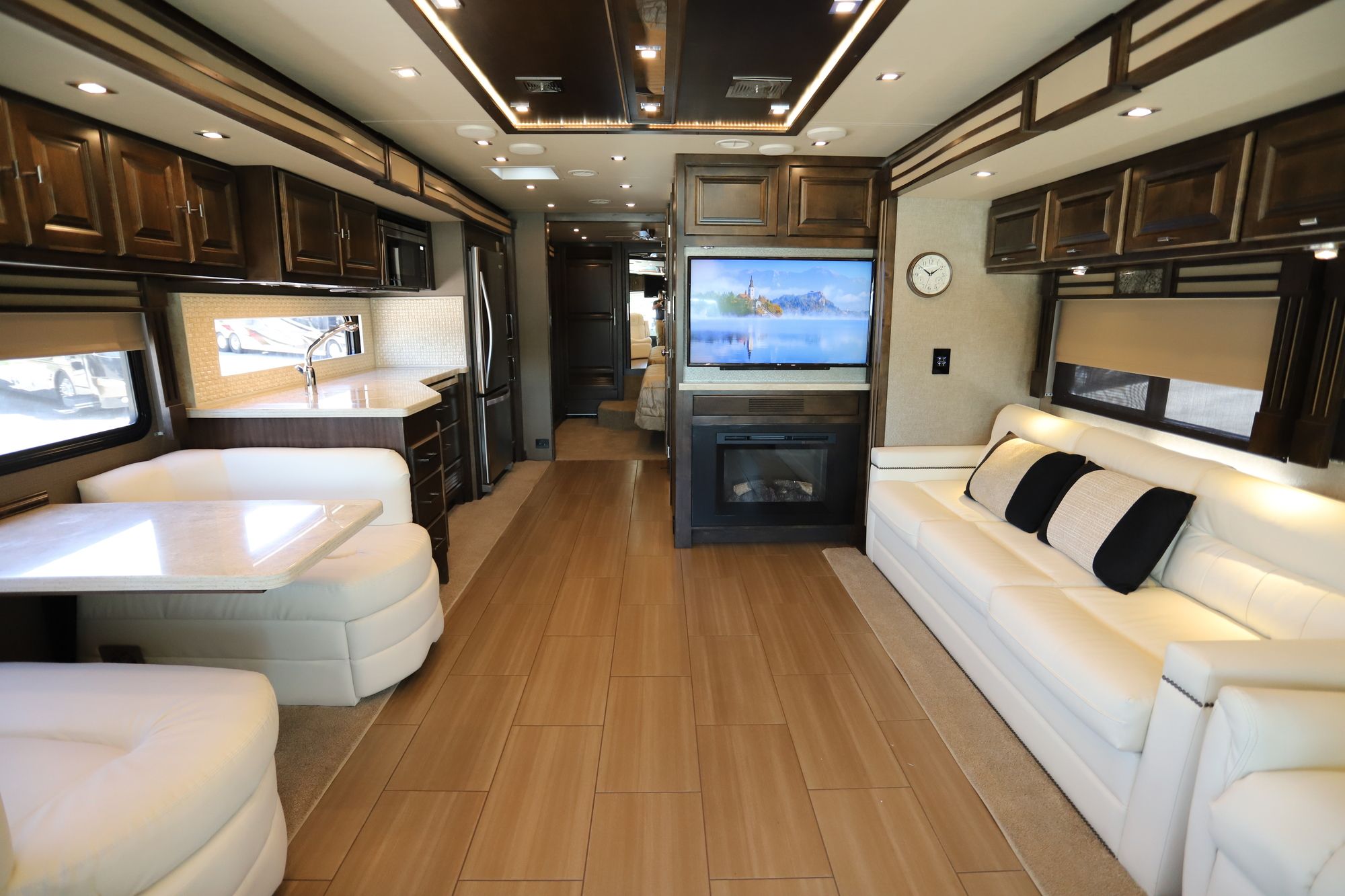 Used 2019 Tiffin Motor Homes Allegro Red 33AA Class A  For Sale