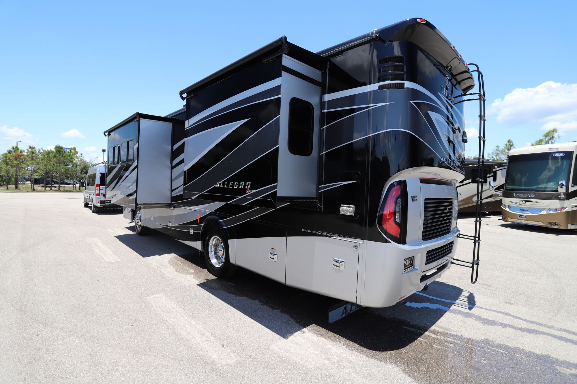 Used 2019 Tiffin Motor Homes Allegro Red 33AA Class A  For Sale