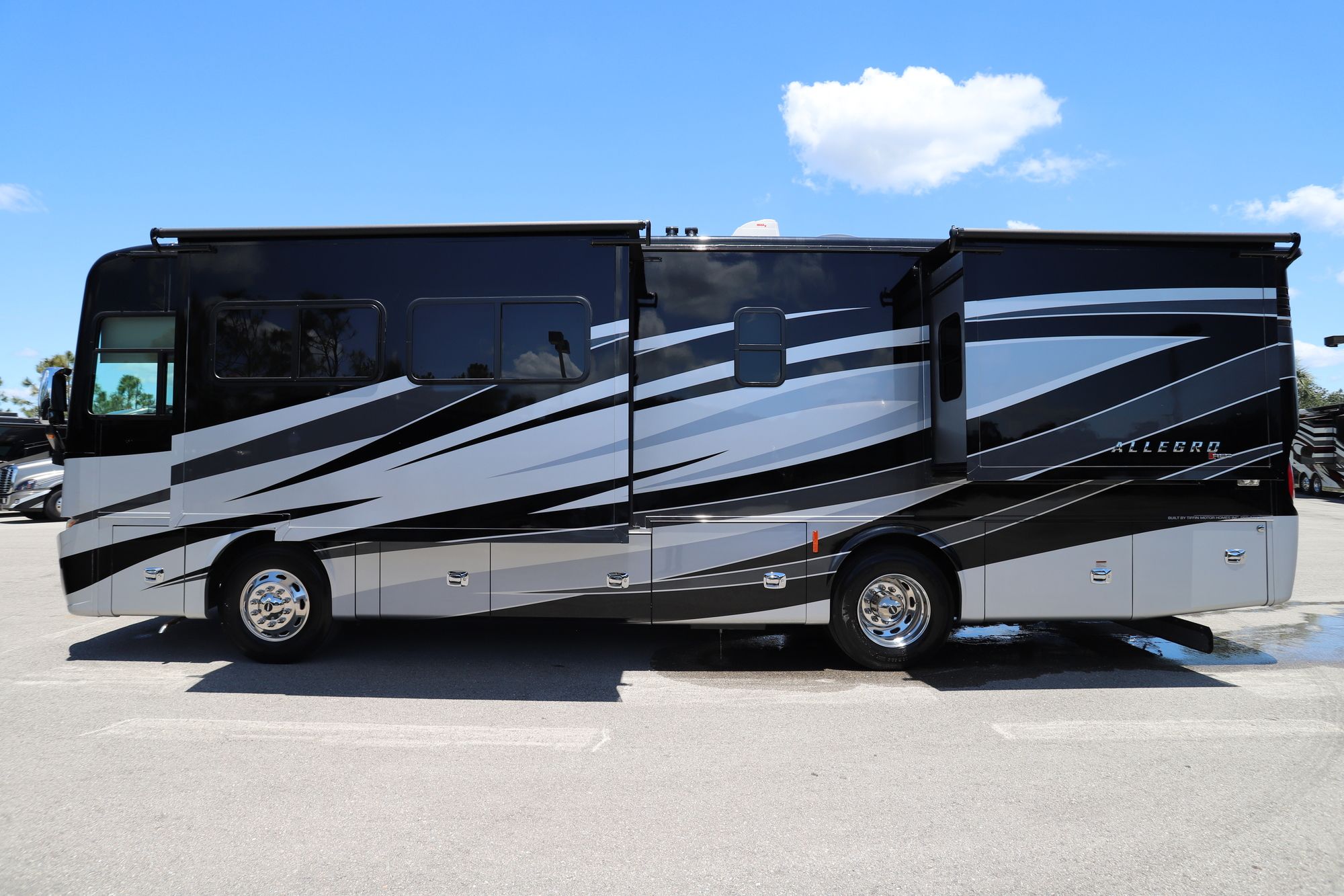 Used 2019 Tiffin Motor Homes Allegro Red 33AA Class A  For Sale