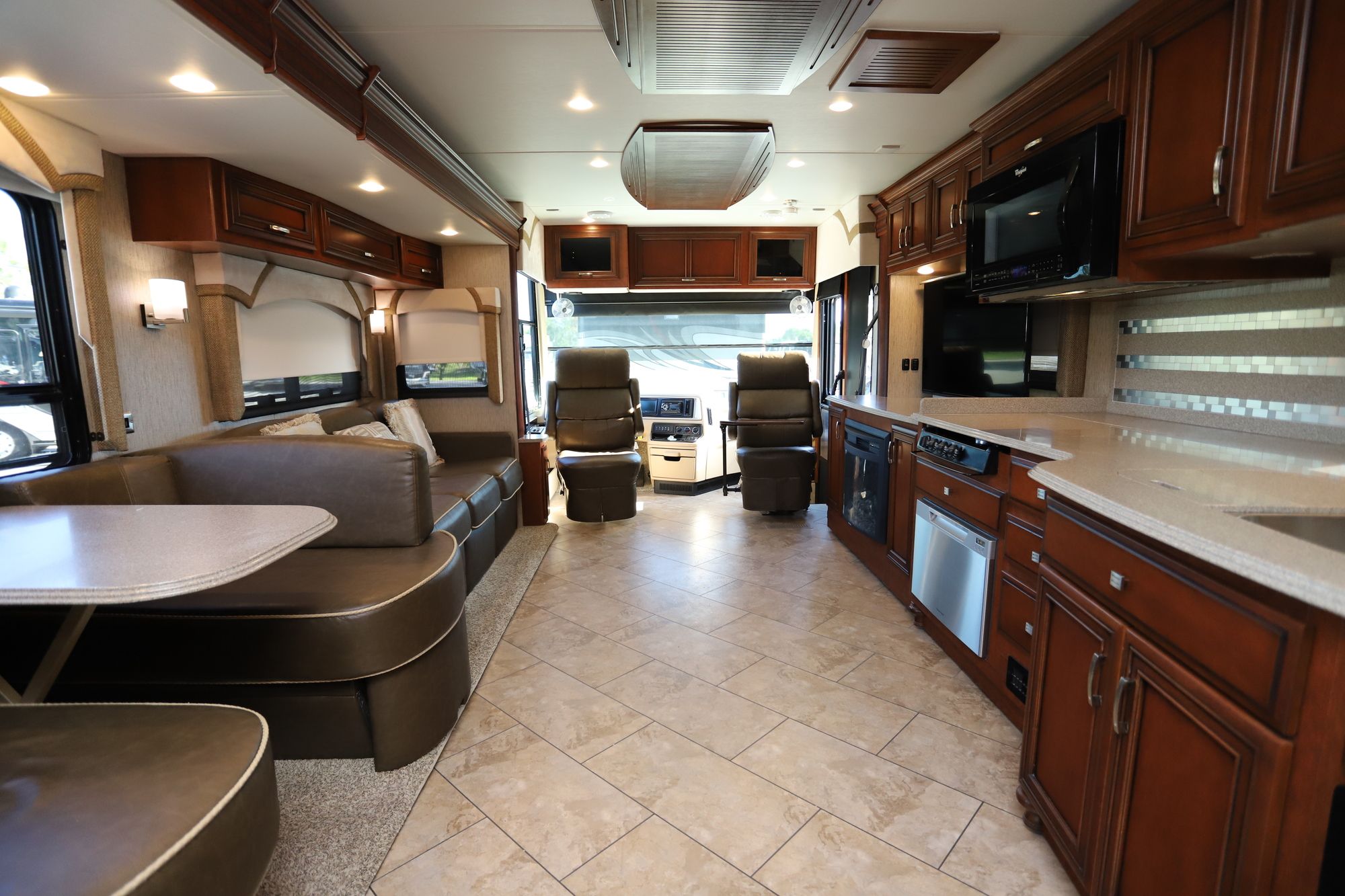 Used 2016 Newmar Ventana Le 3709 Class A  For Sale
