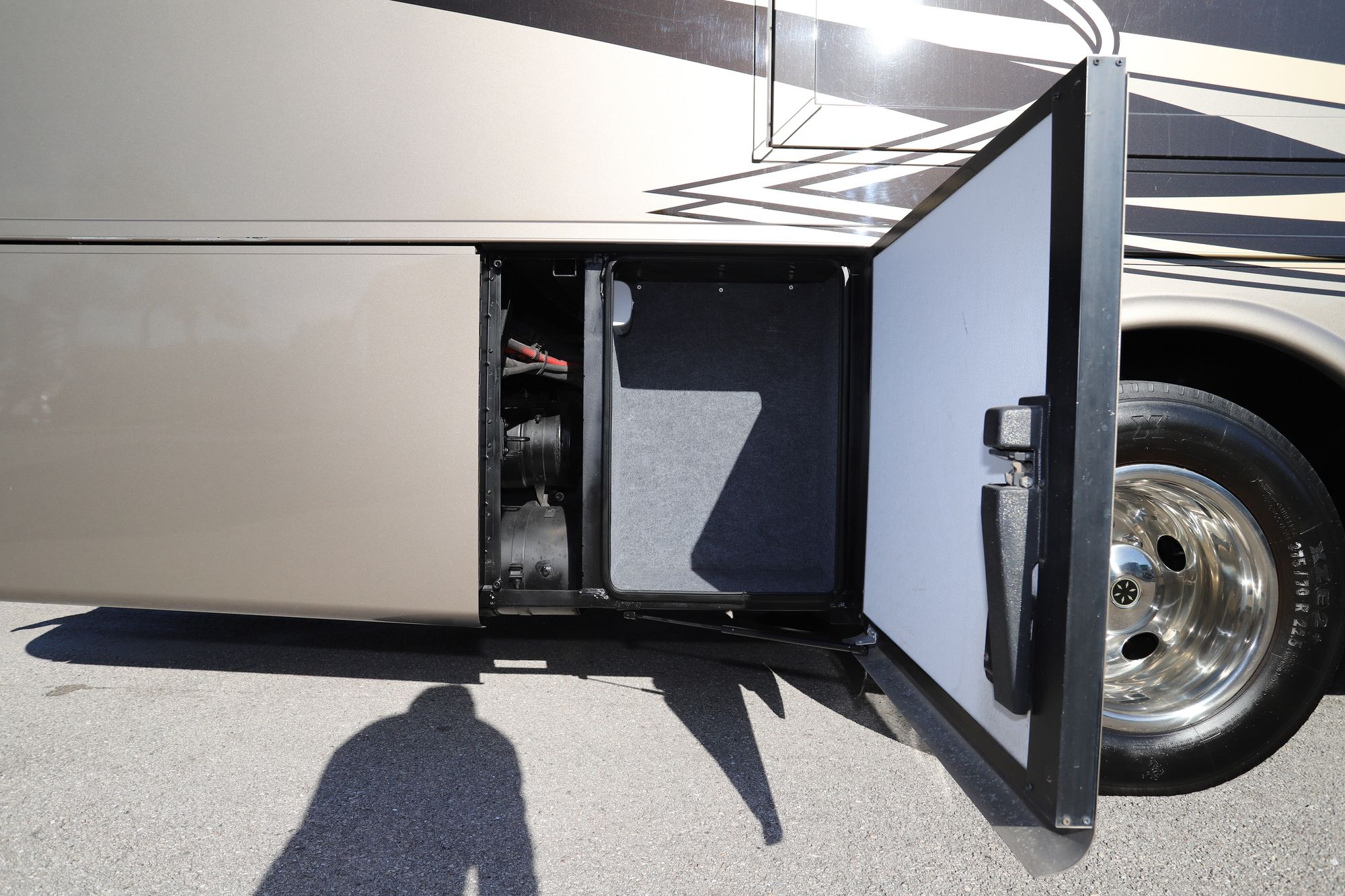 Used 2016 Newmar Ventana Le 3709 Class A  For Sale