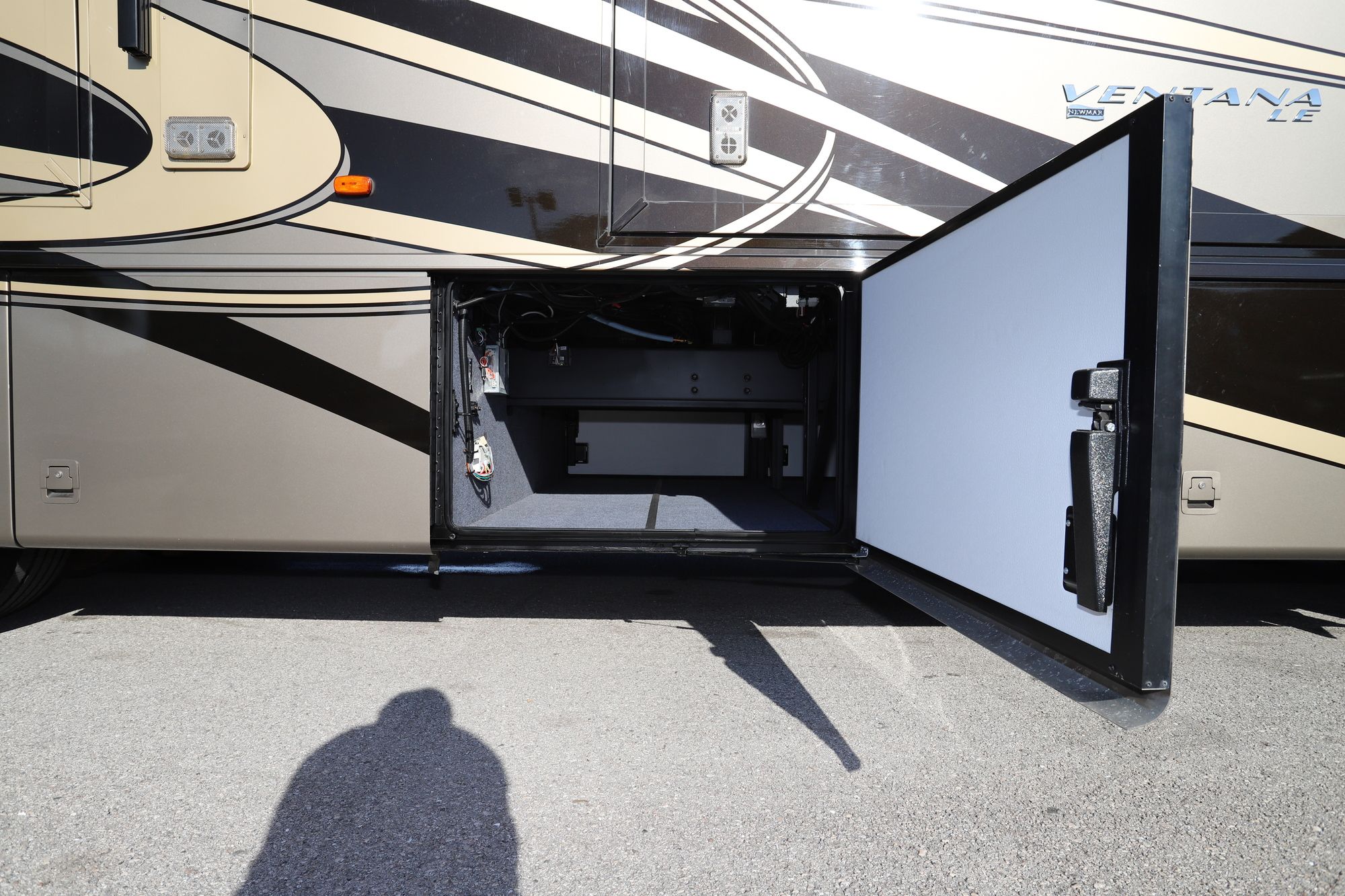 Used 2016 Newmar Ventana Le 3709 Class A  For Sale