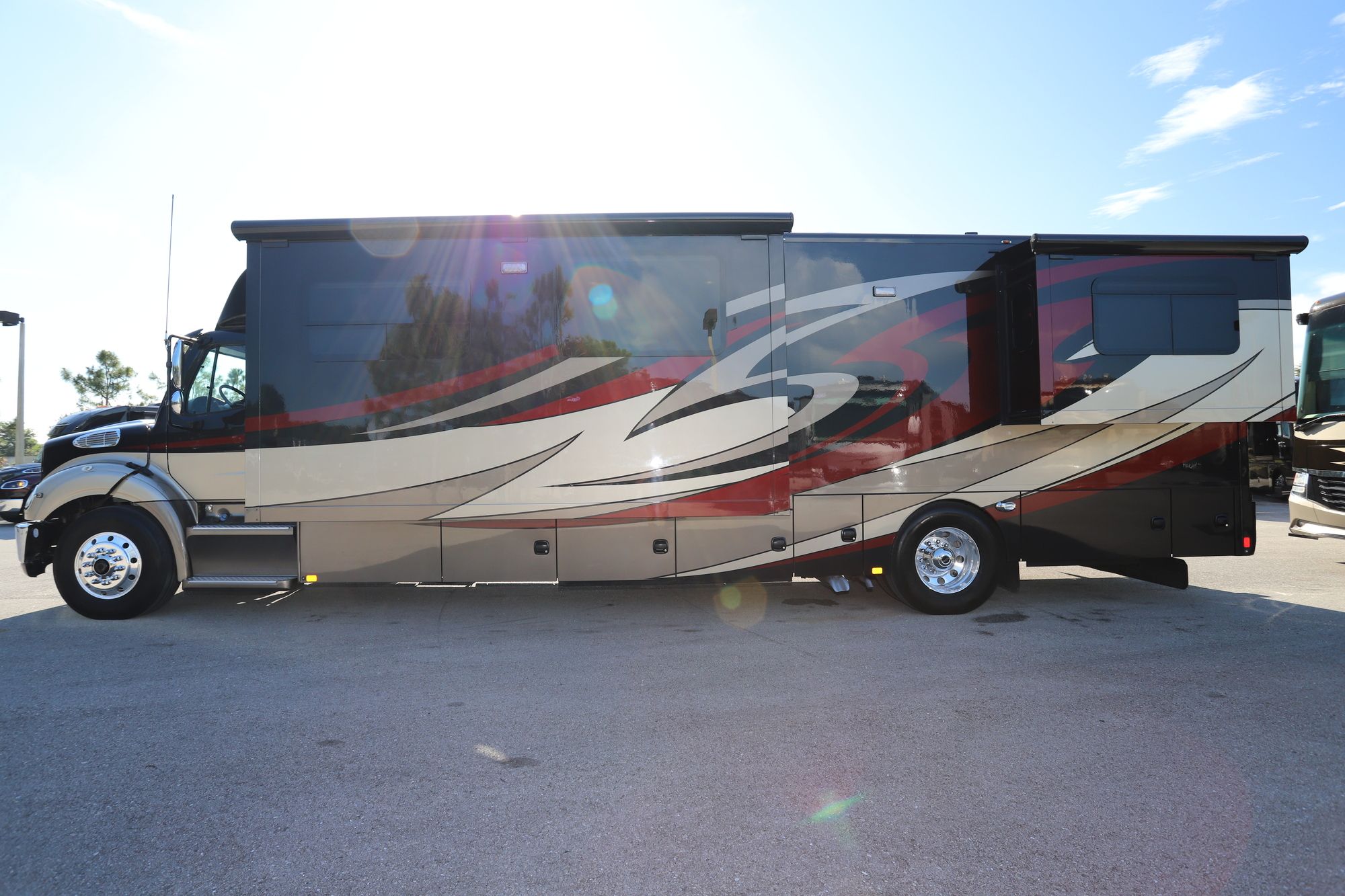 Used 2016 Renegade Rv Explorer 2900 38EM Super C  For Sale