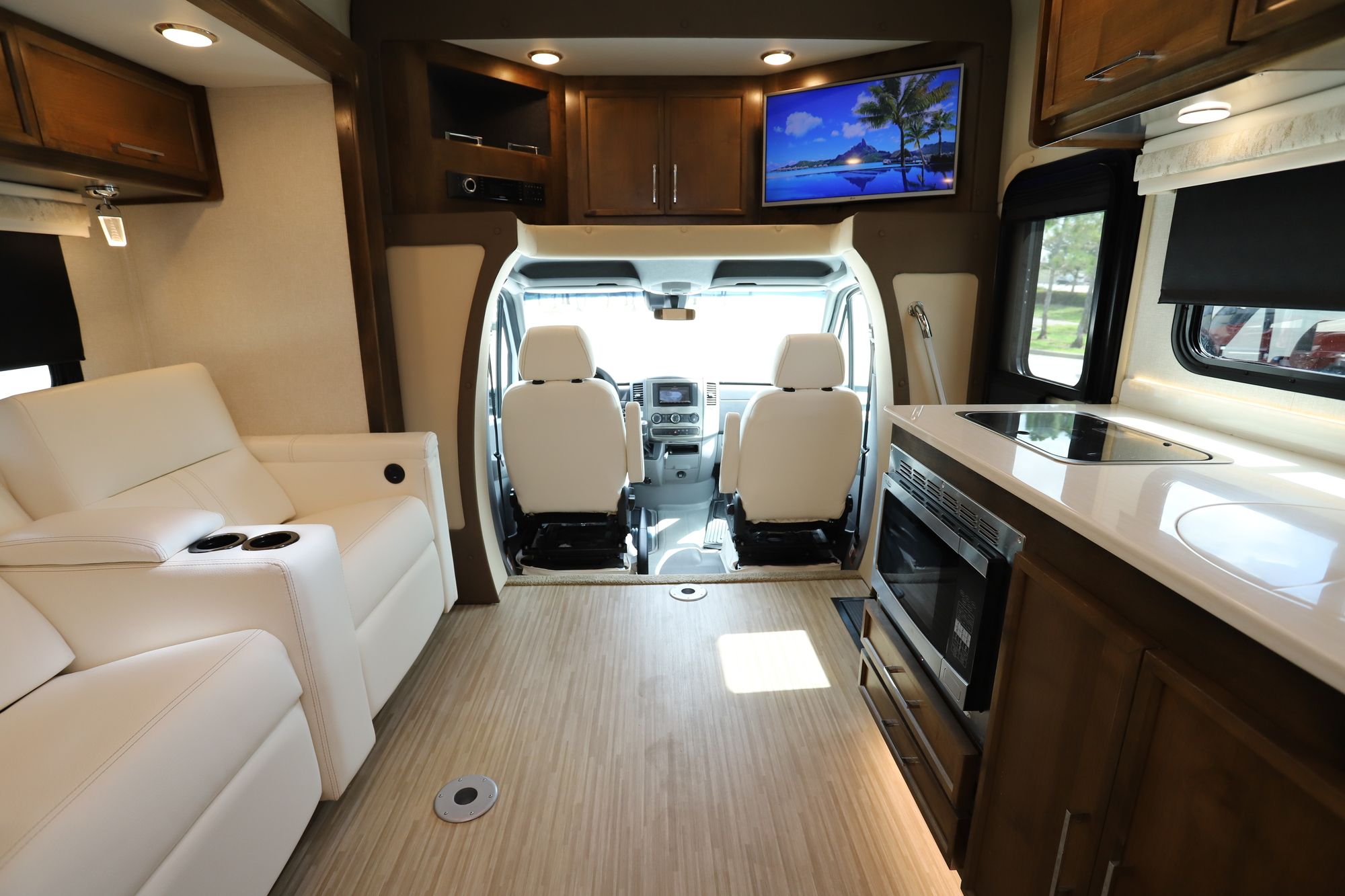 Used 2018 Tiffin Motor Homes Wayfarer 24FW Class C  For Sale