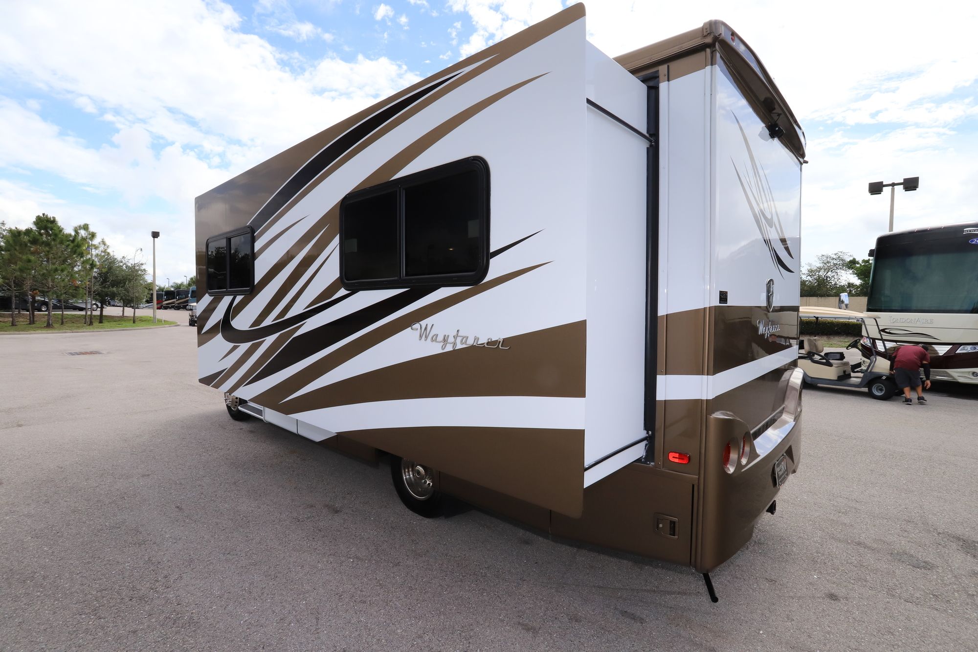 Used 2018 Tiffin Motor Homes Wayfarer 24FW Class C  For Sale