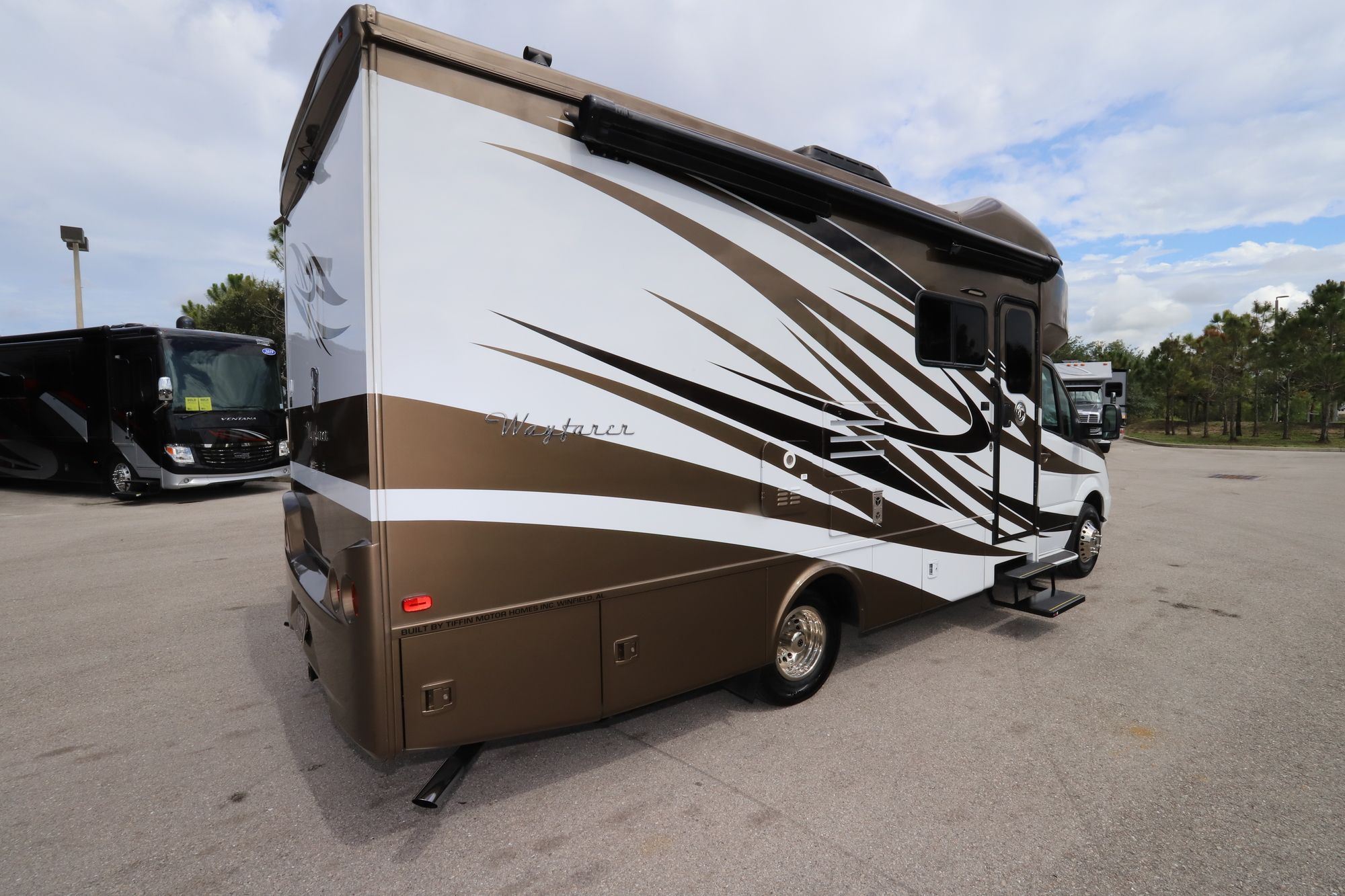 Used 2018 Tiffin Motor Homes Wayfarer 24FW Class C  For Sale