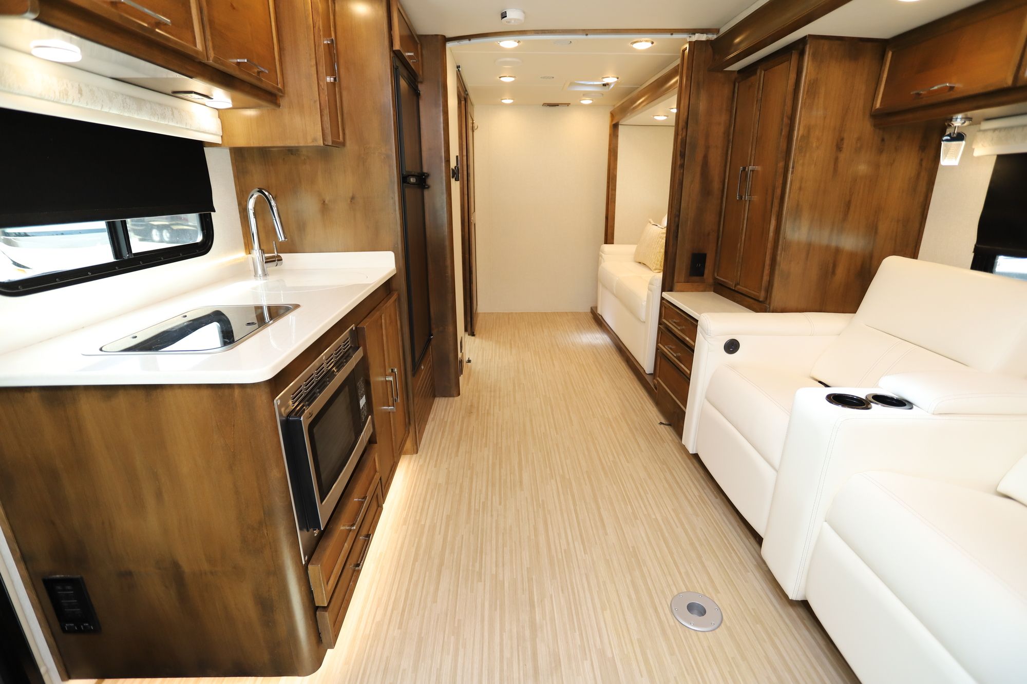 Used 2018 Tiffin Motor Homes Wayfarer 24FW Class C  For Sale