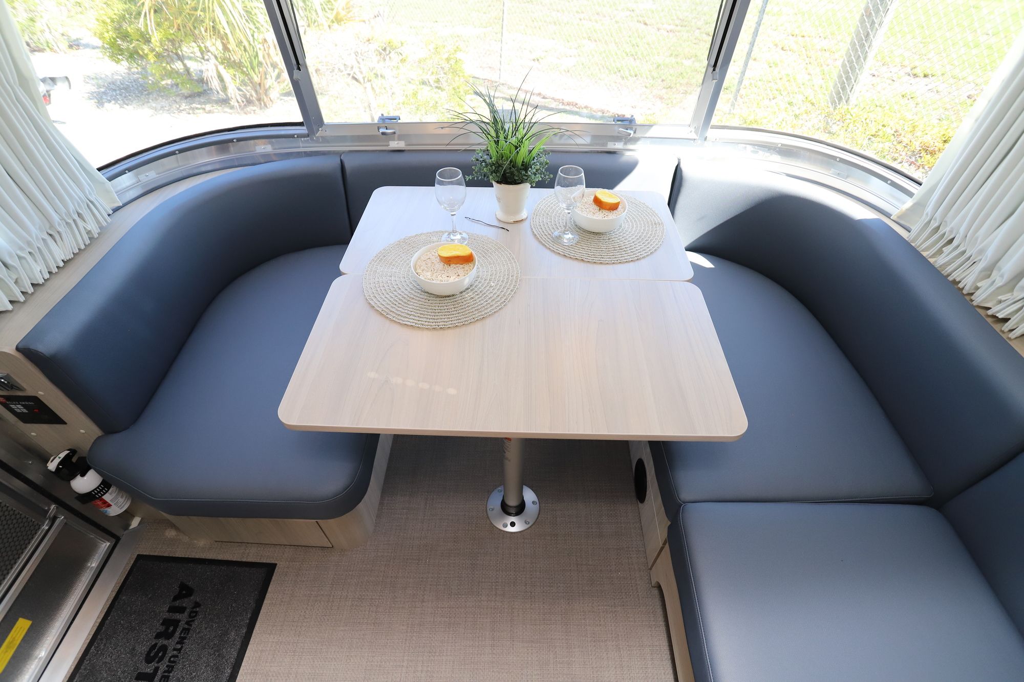 New 2021 Airstream Globetrotter 27FB Travel Trailer  For Sale