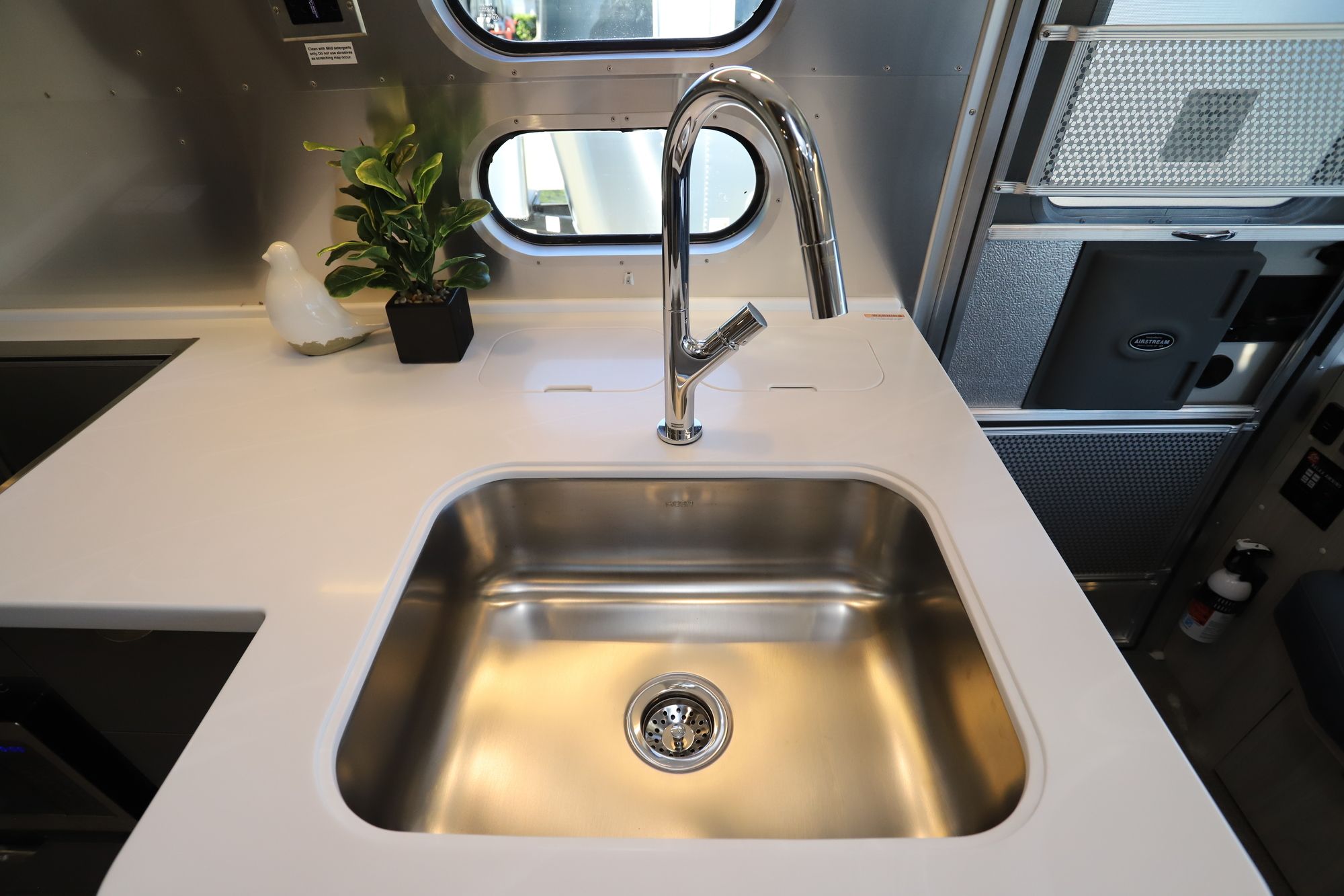 New 2021 Airstream Globetrotter 27FB Travel Trailer  For Sale
