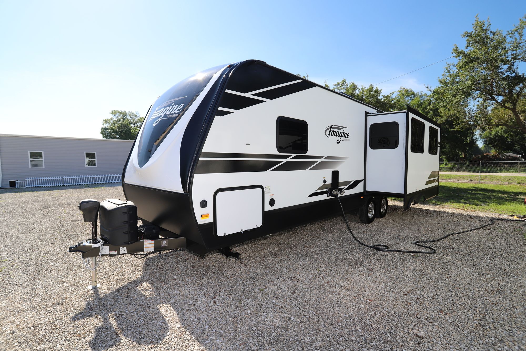 Used 2019 Grand Design Imagine 2670MK Travel Trailer  For Sale