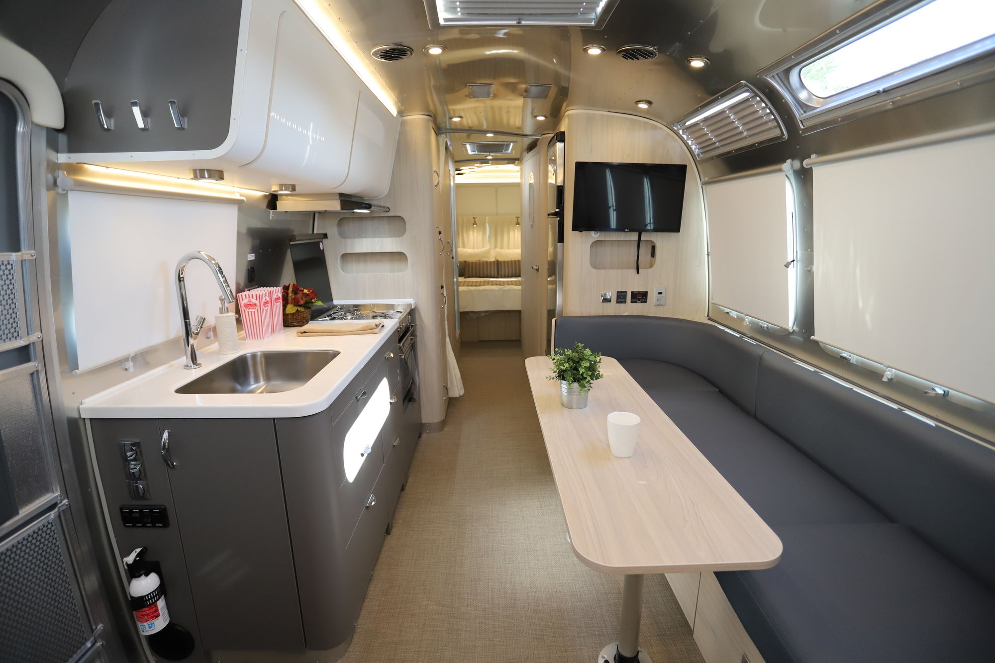 New 2020 Airstream Globetrotter 30RB Travel Trailer  For Sale