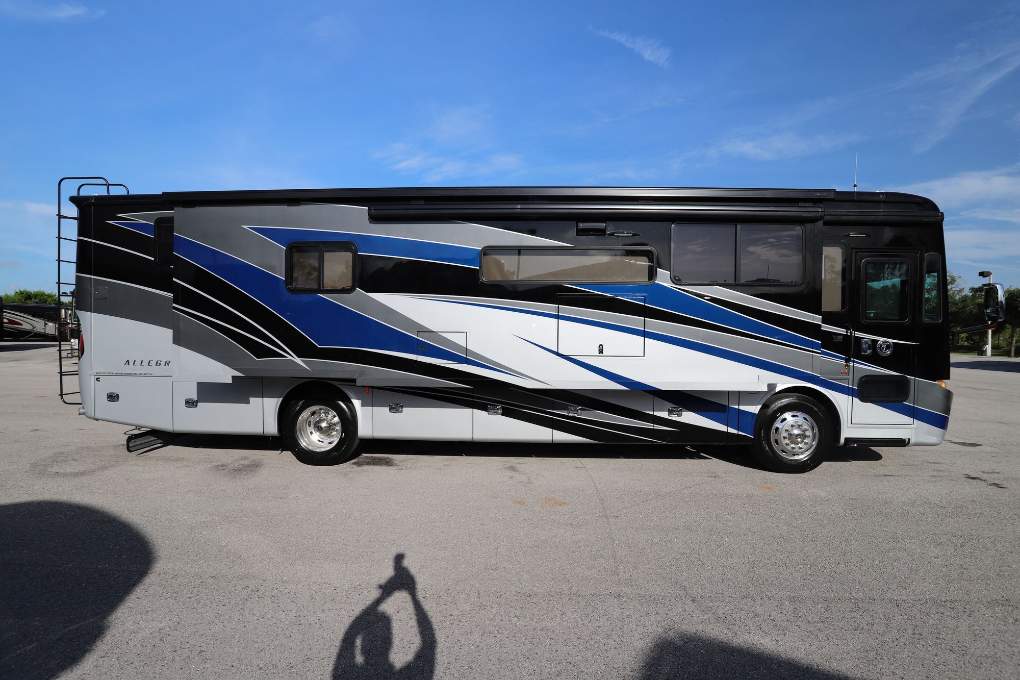 New 2020 Tiffin Motor Homes Allegro Red 37BA Class A  For Sale