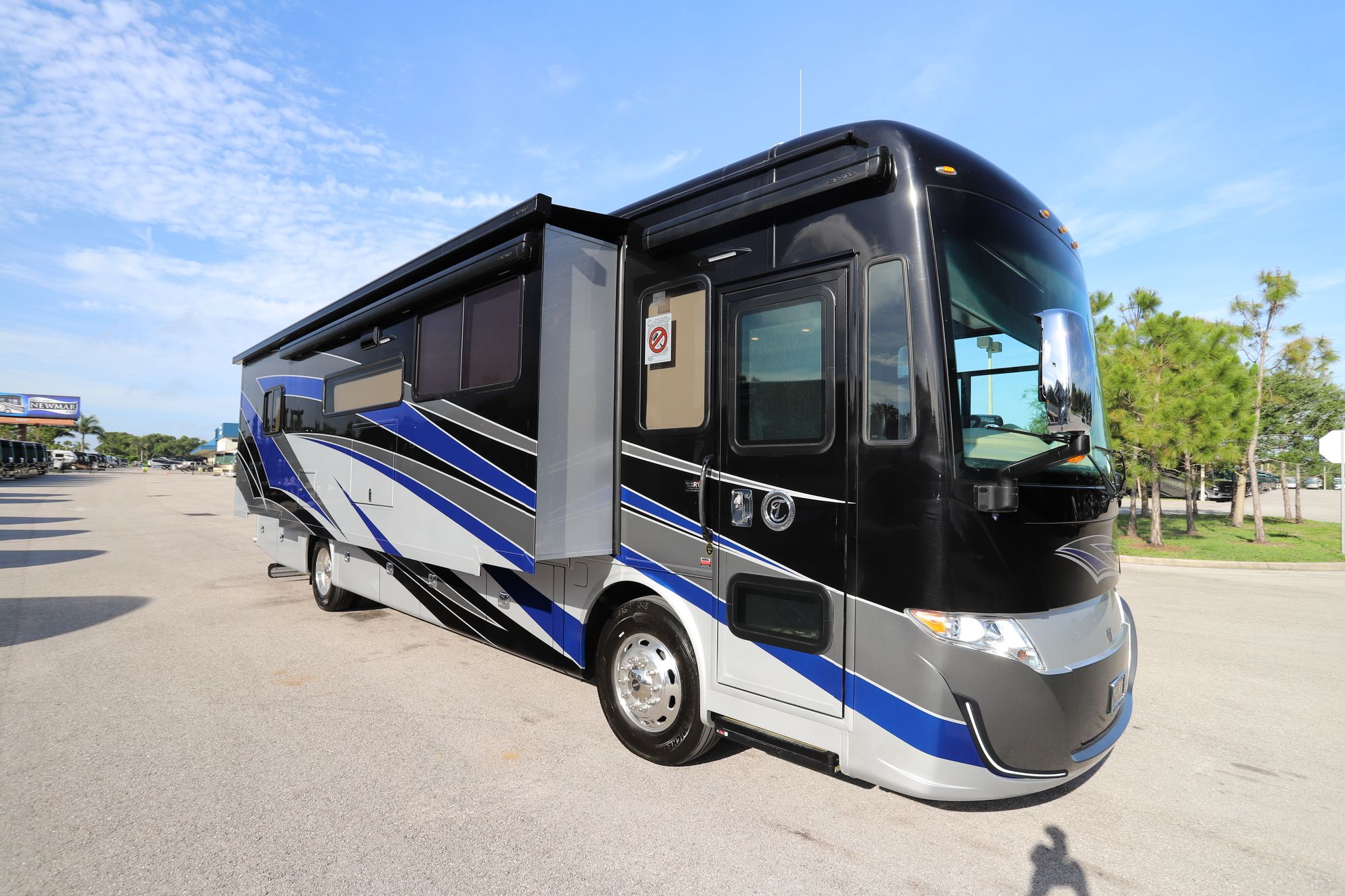 New 2020 Tiffin Motor Homes Allegro Red 37BA Class A  For Sale