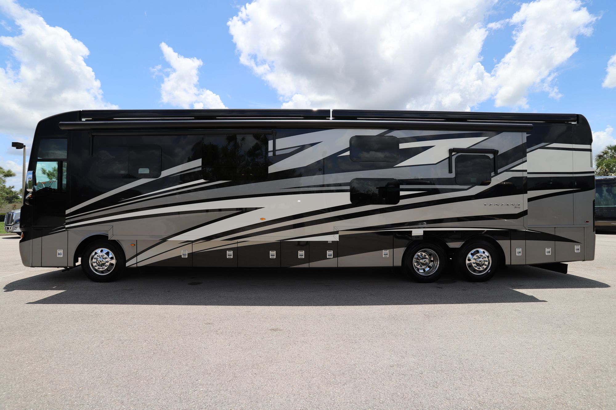 New 2020 Newmar Ventana 4326 Class A  For Sale