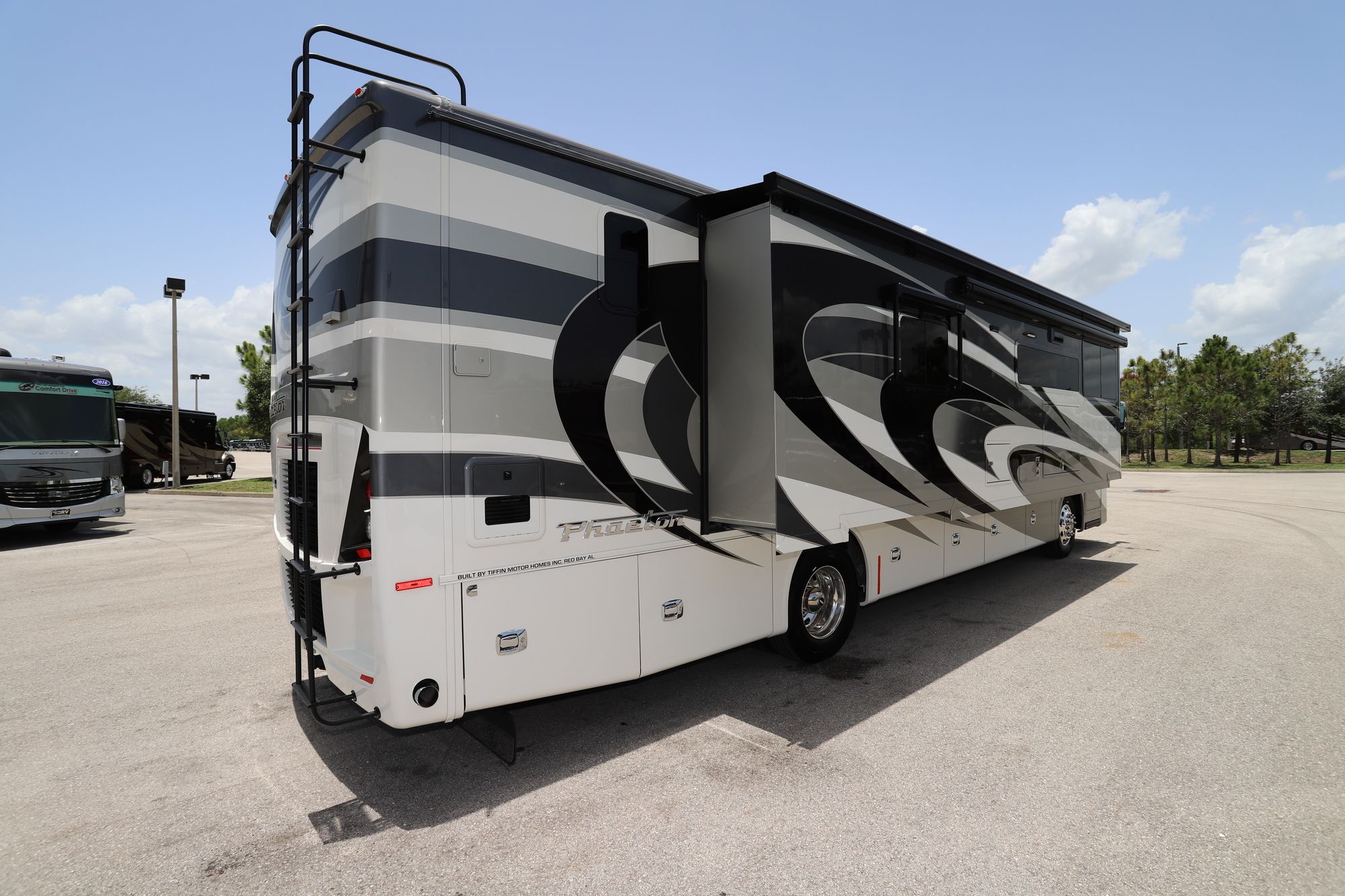 New 2020 Tiffin Motor Homes Phaeton 37BH Class A  For Sale