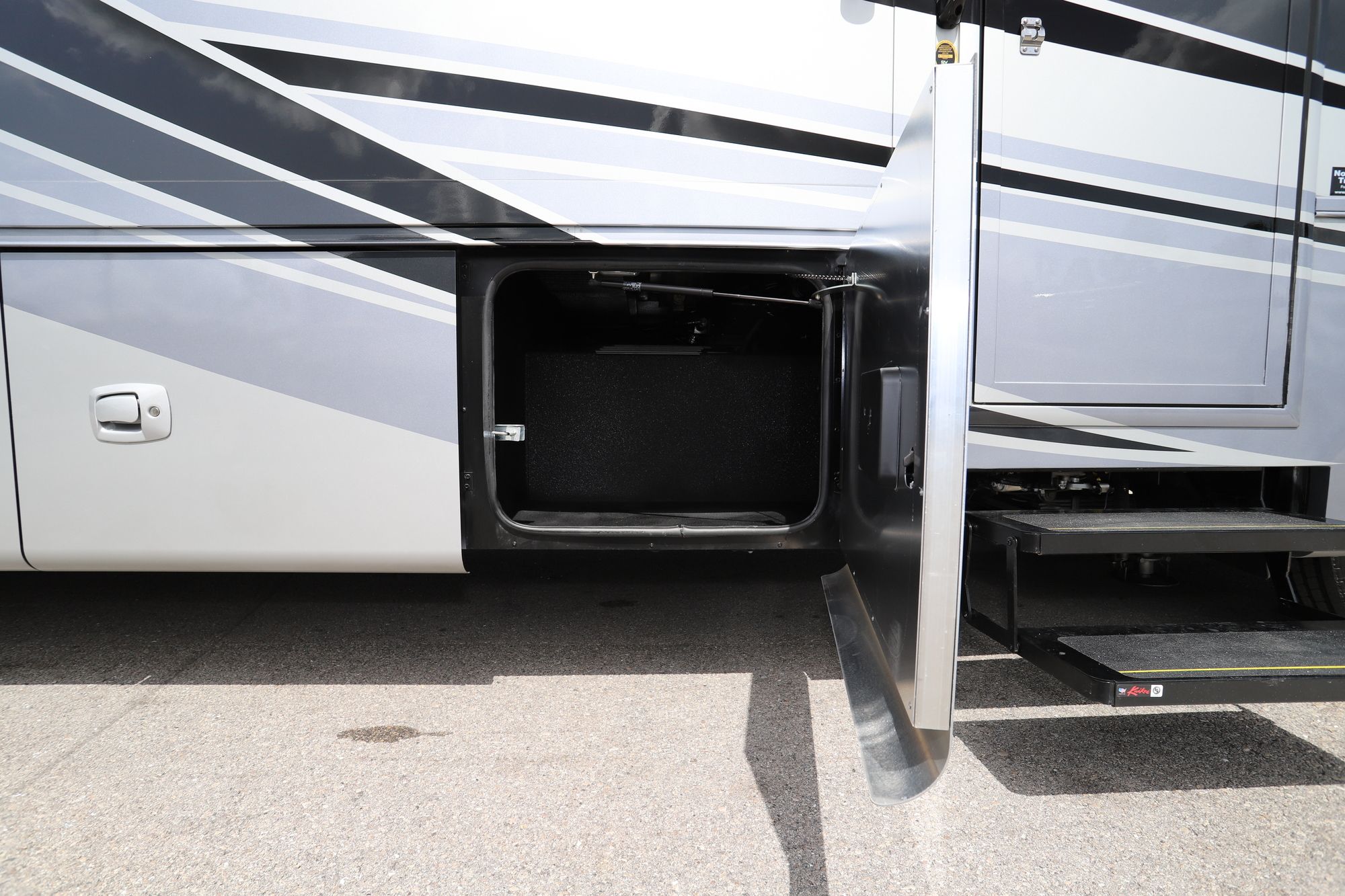 New 2021 Tiffin Motor Homes Allegro 34PA Class A  For Sale