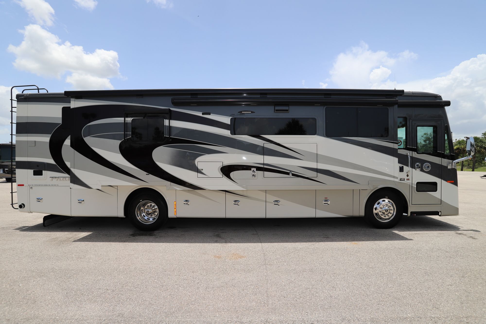 New 2020 Tiffin Motor Homes Phaeton 37BH Class A  For Sale