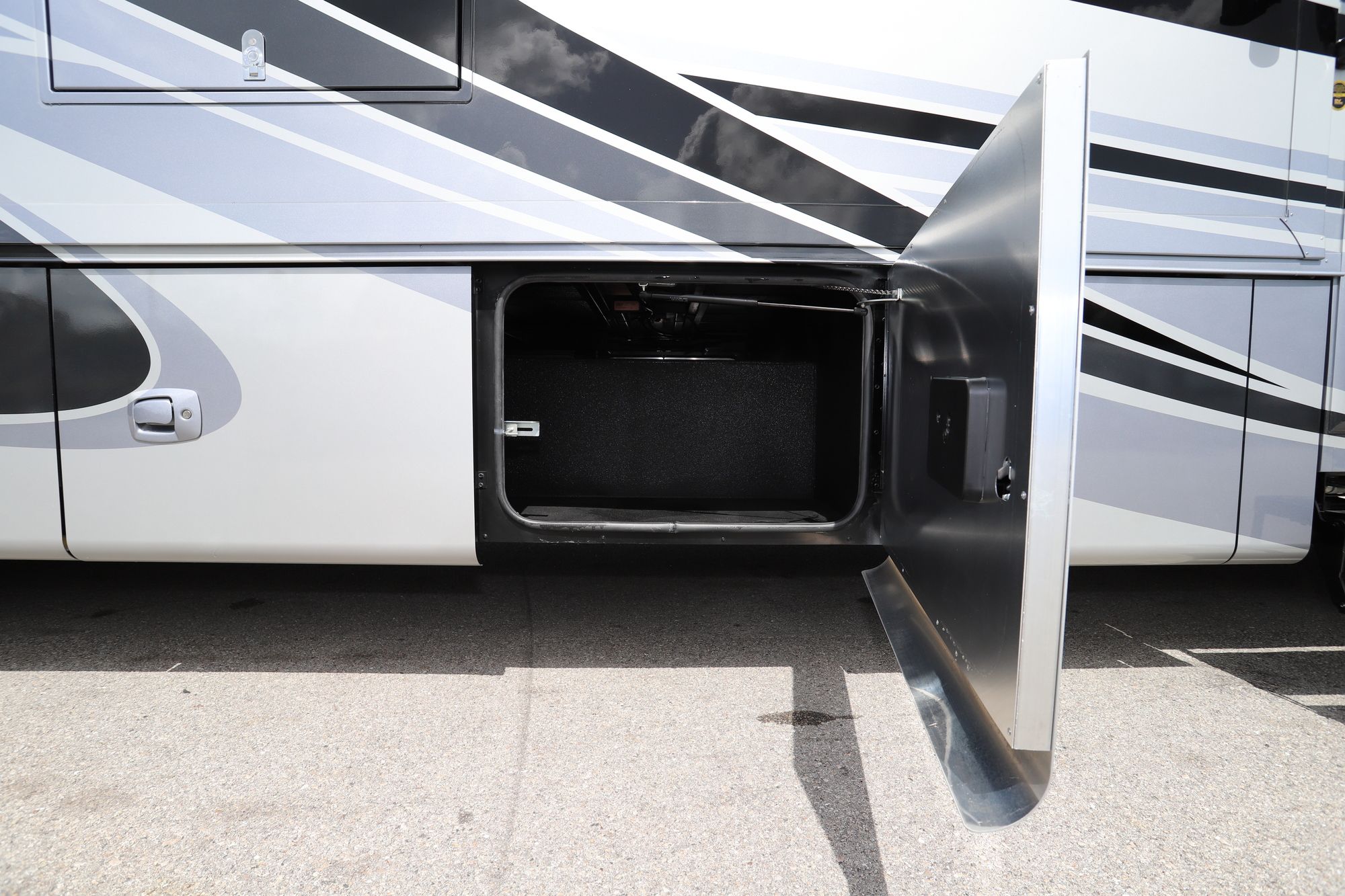New 2021 Tiffin Motor Homes Allegro 34PA Class A  For Sale