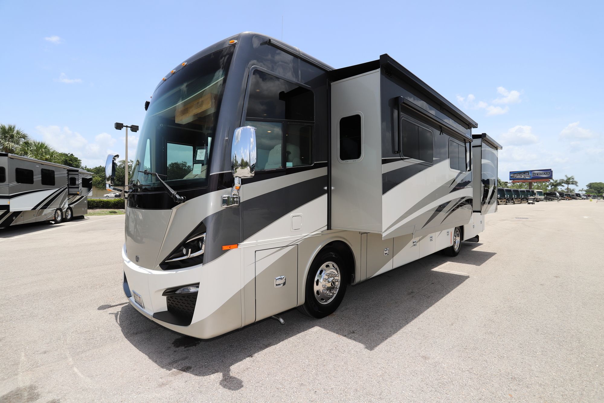 New 2020 Tiffin Motor Homes Phaeton 37BH Class A  For Sale