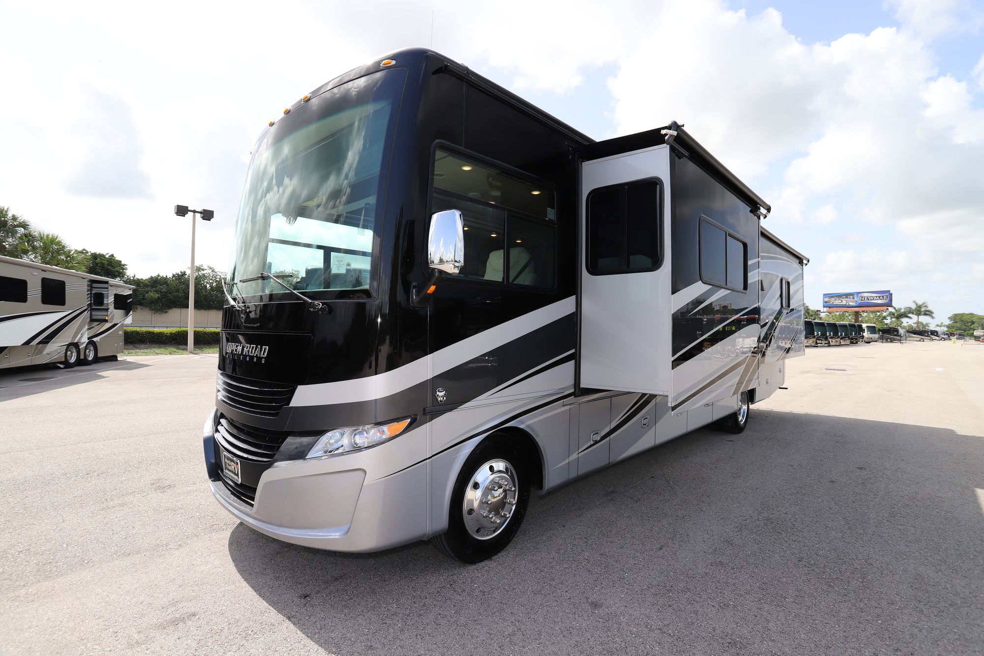 New 2021 Tiffin Motor Homes Allegro 34PA Class A  For Sale