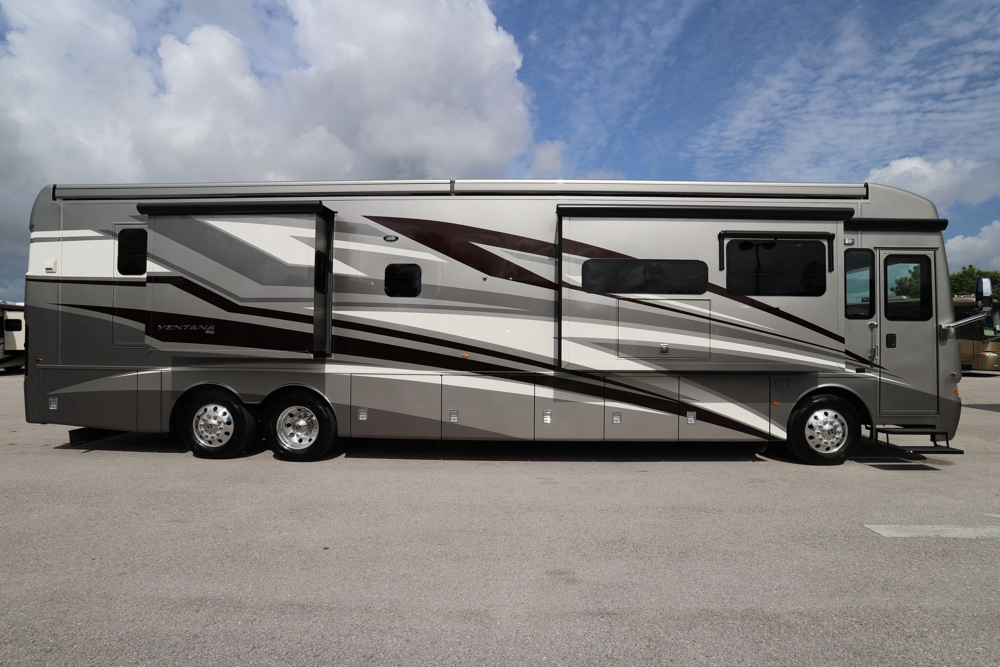 New 2020 Newmar Ventana 4326 Class A  For Sale