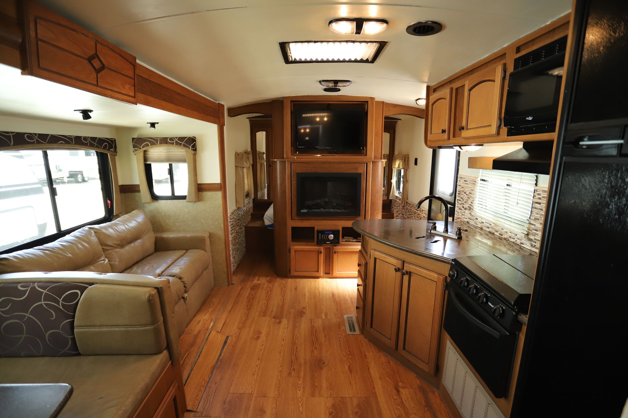 Used 2015 Crossroads Sunset Trail 32BH Travel Trailer  For Sale