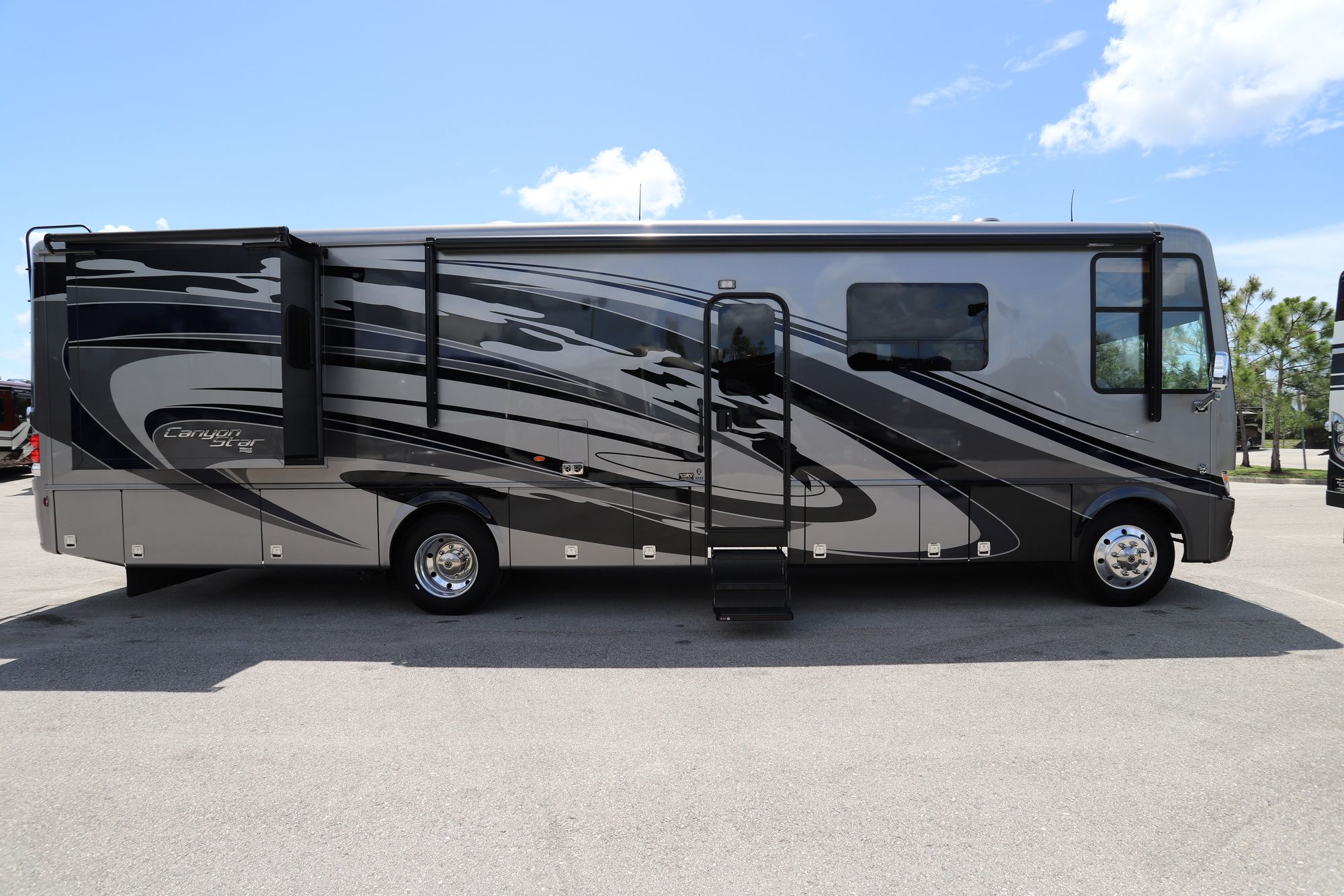 New 2019 Newmar Canyon Star 3723 Class A  For Sale