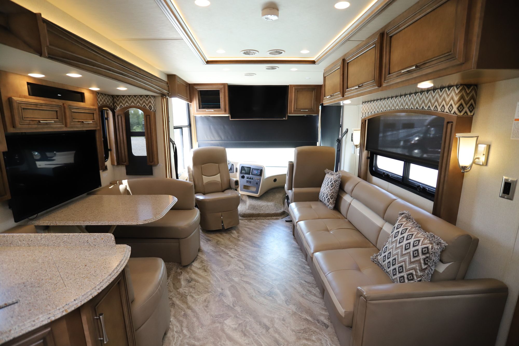 New 2019 Newmar Canyon Star 3723 Class A  For Sale