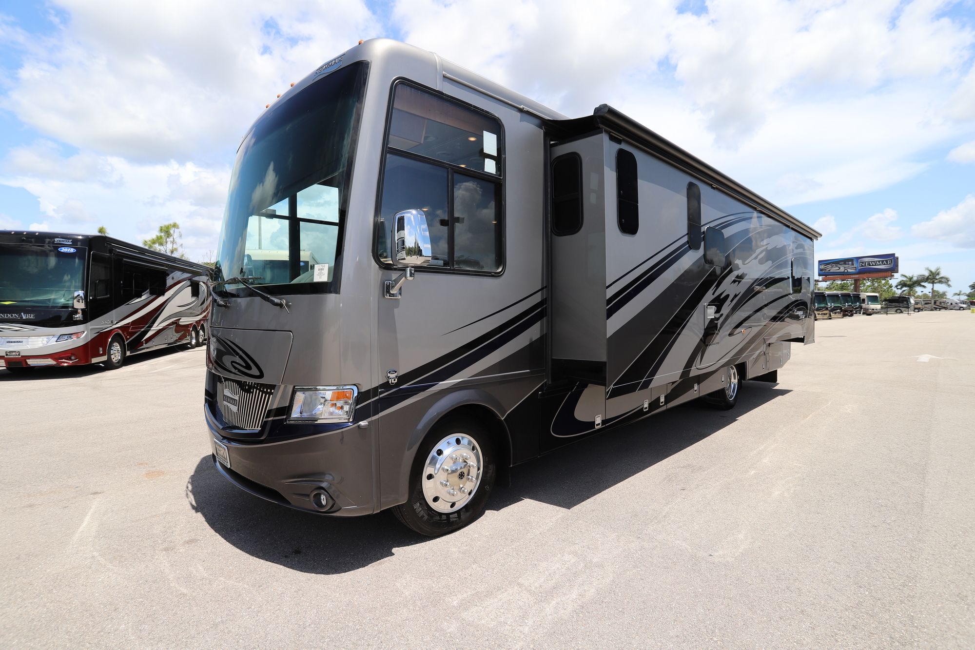 New 2019 Newmar Canyon Star 3723 Class A  For Sale