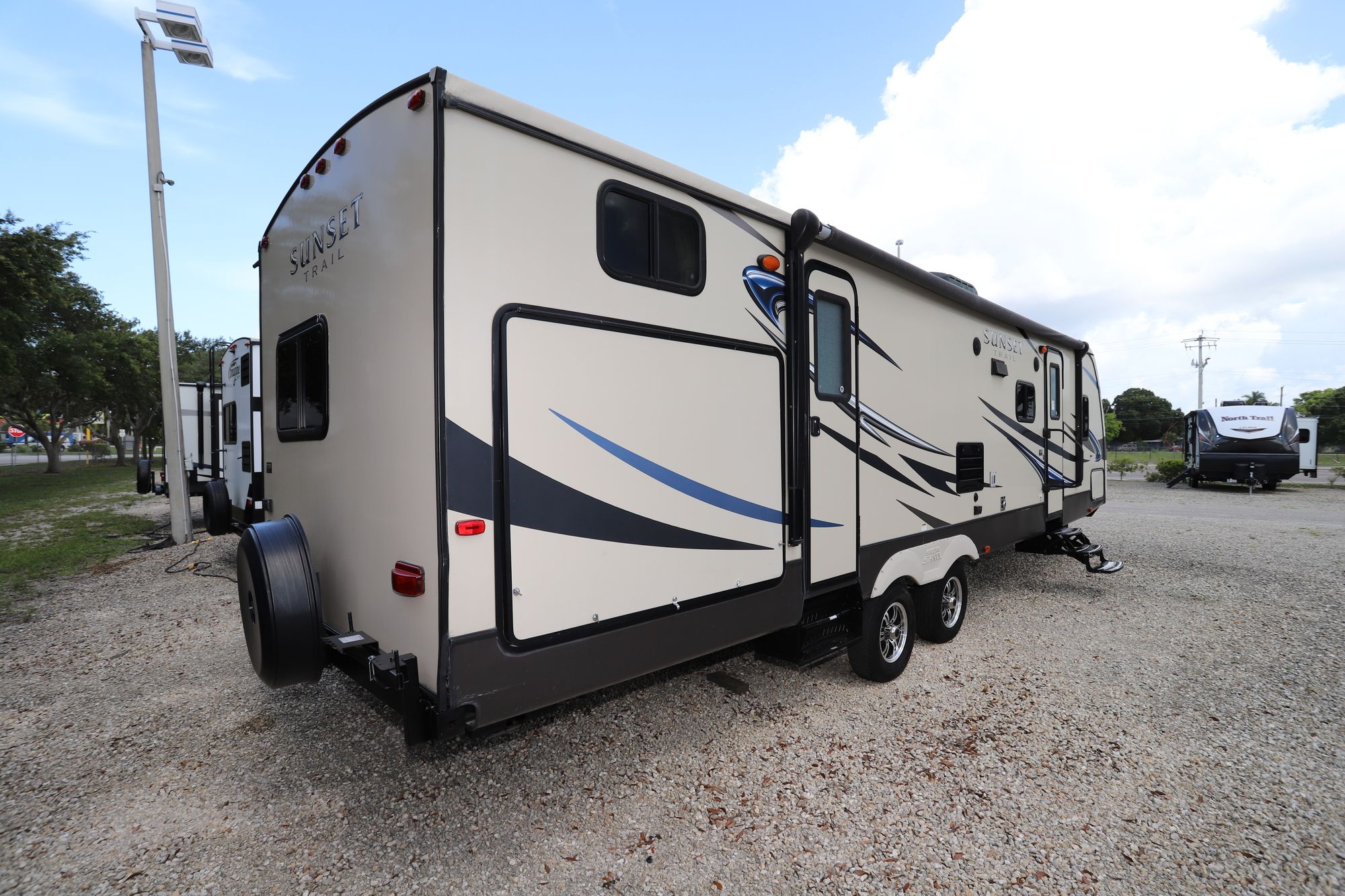 Used 2015 Crossroads Sunset Trail 32BH Travel Trailer  For Sale