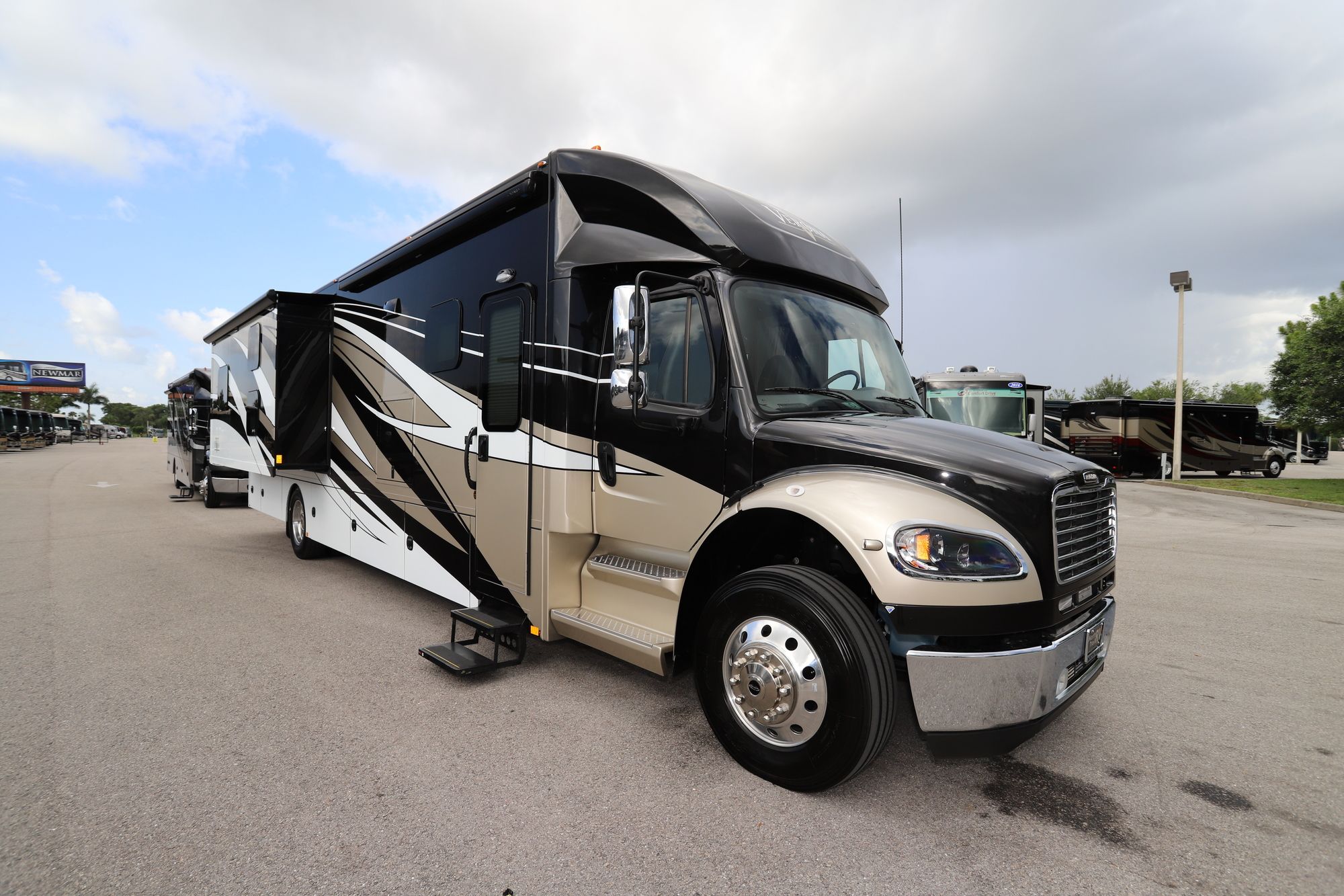 New 2021 Renegade Rv Verona 40VBH Super C  For Sale