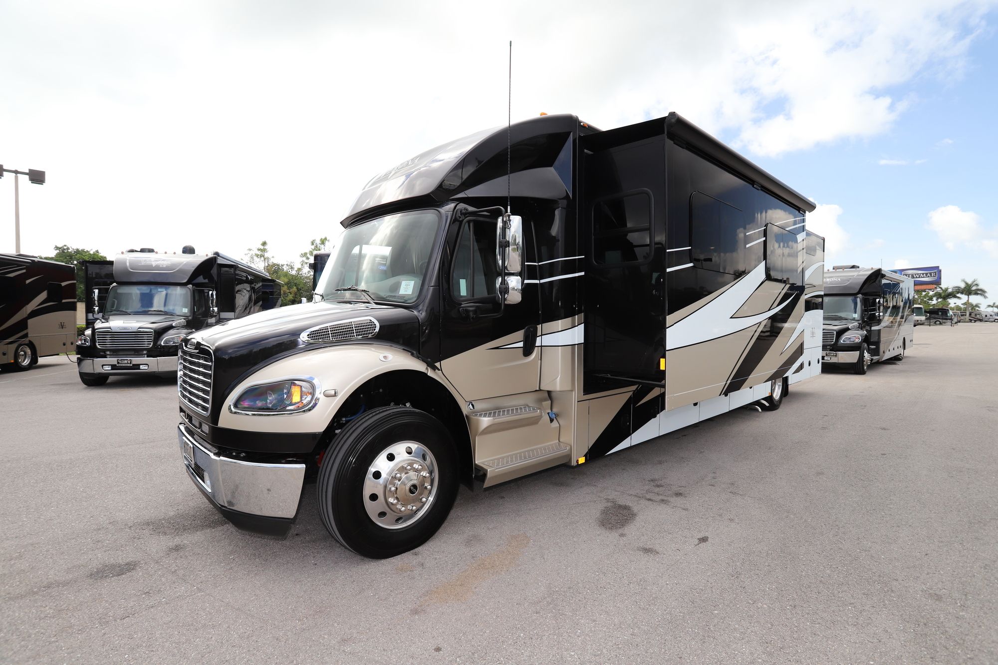 New 2021 Renegade Rv Verona 40VBH Super C  For Sale