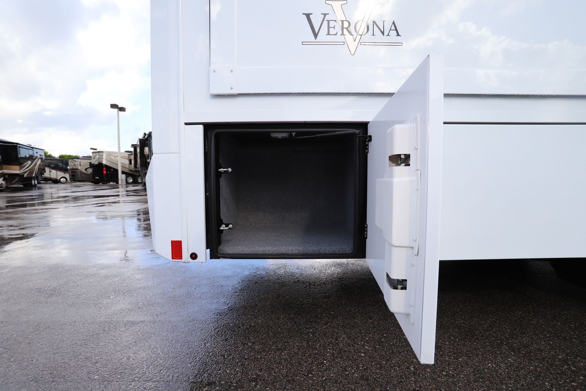 New 2021 Renegade Rv Verona 40VBH Super C  For Sale