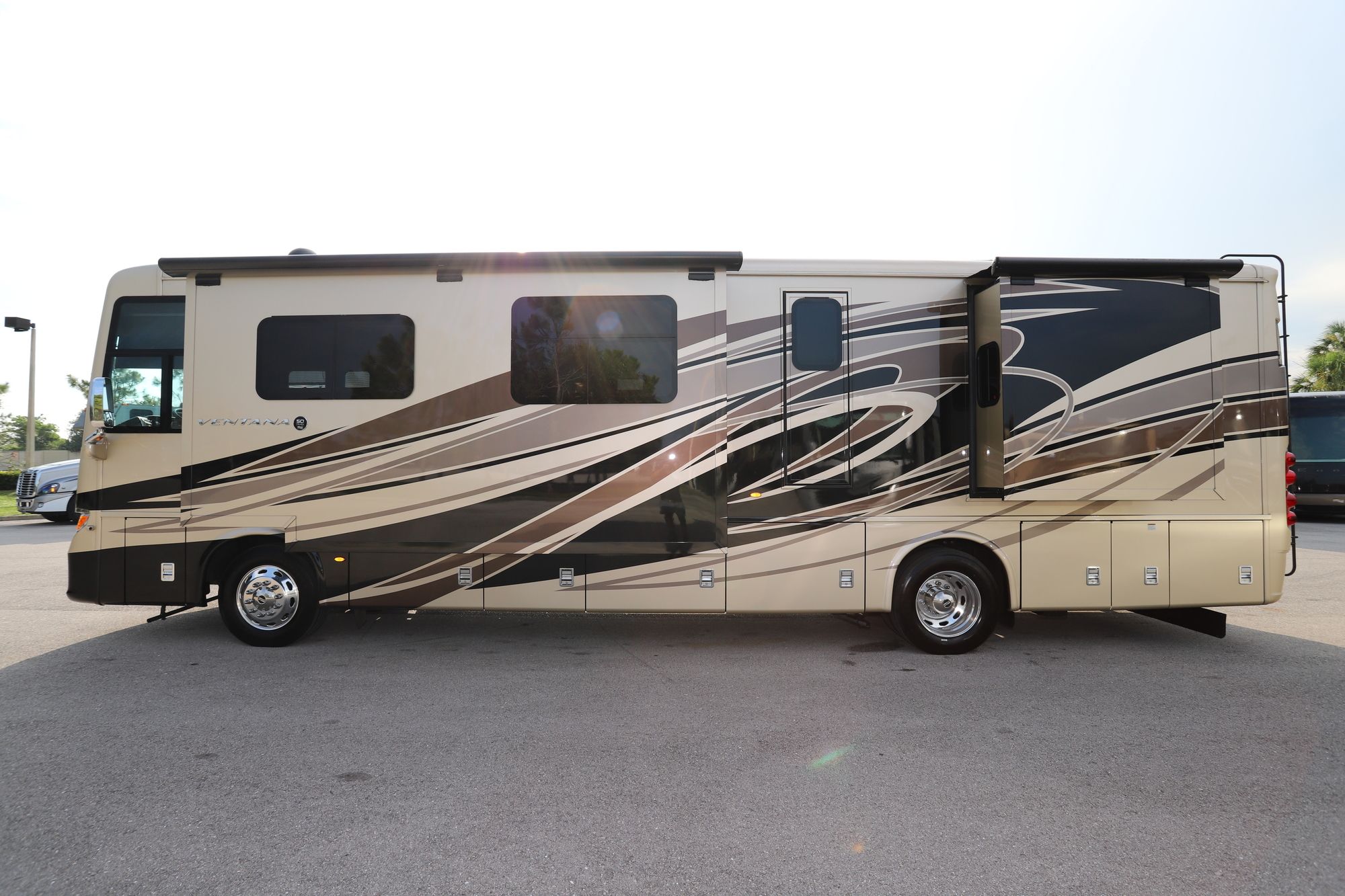 Used 2018 Newmar Ventana 3715 Class A  For Sale