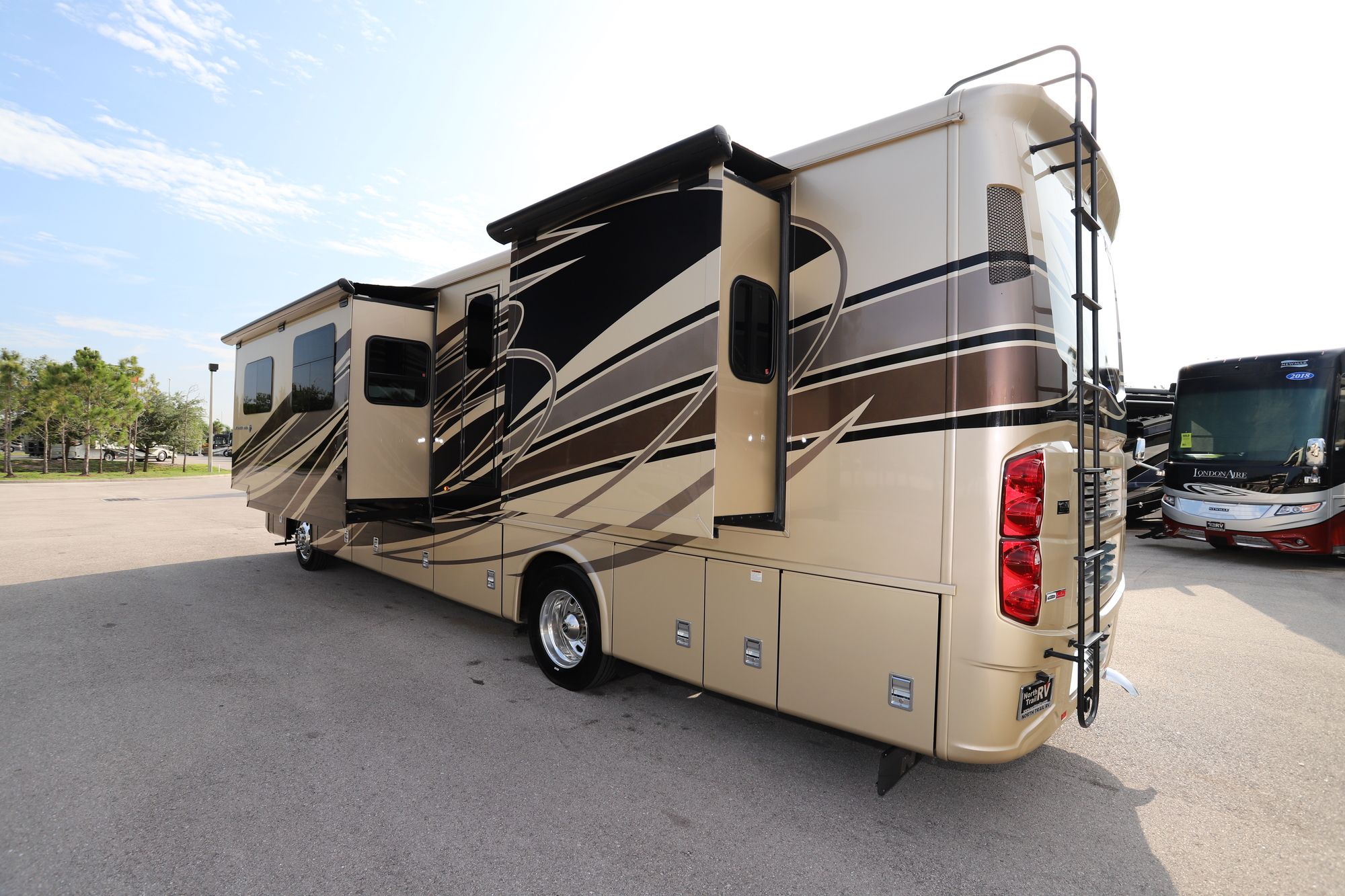 Used 2018 Newmar Ventana 3715 Class A  For Sale