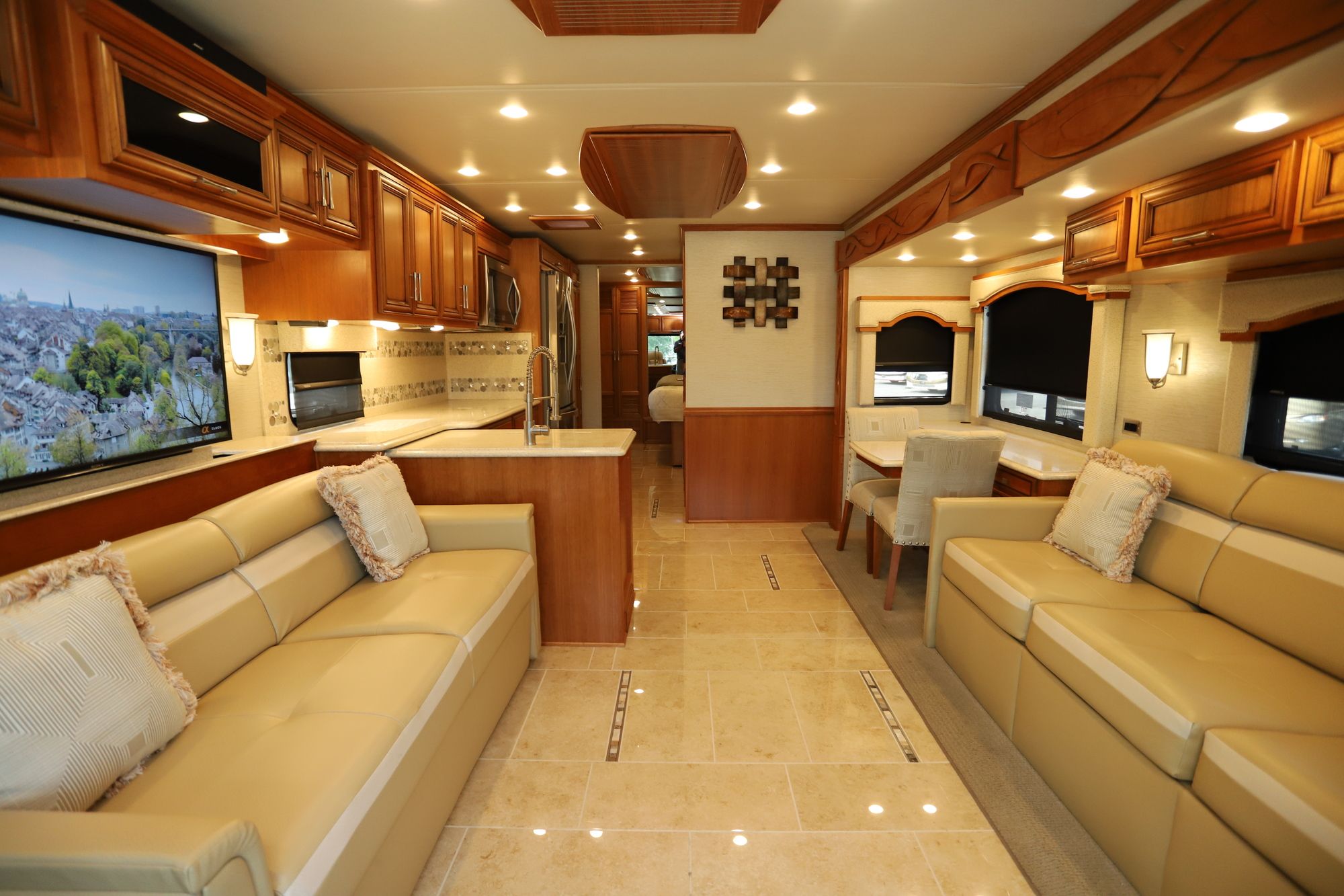 Used 2018 Newmar Ventana 3715 Class A  For Sale