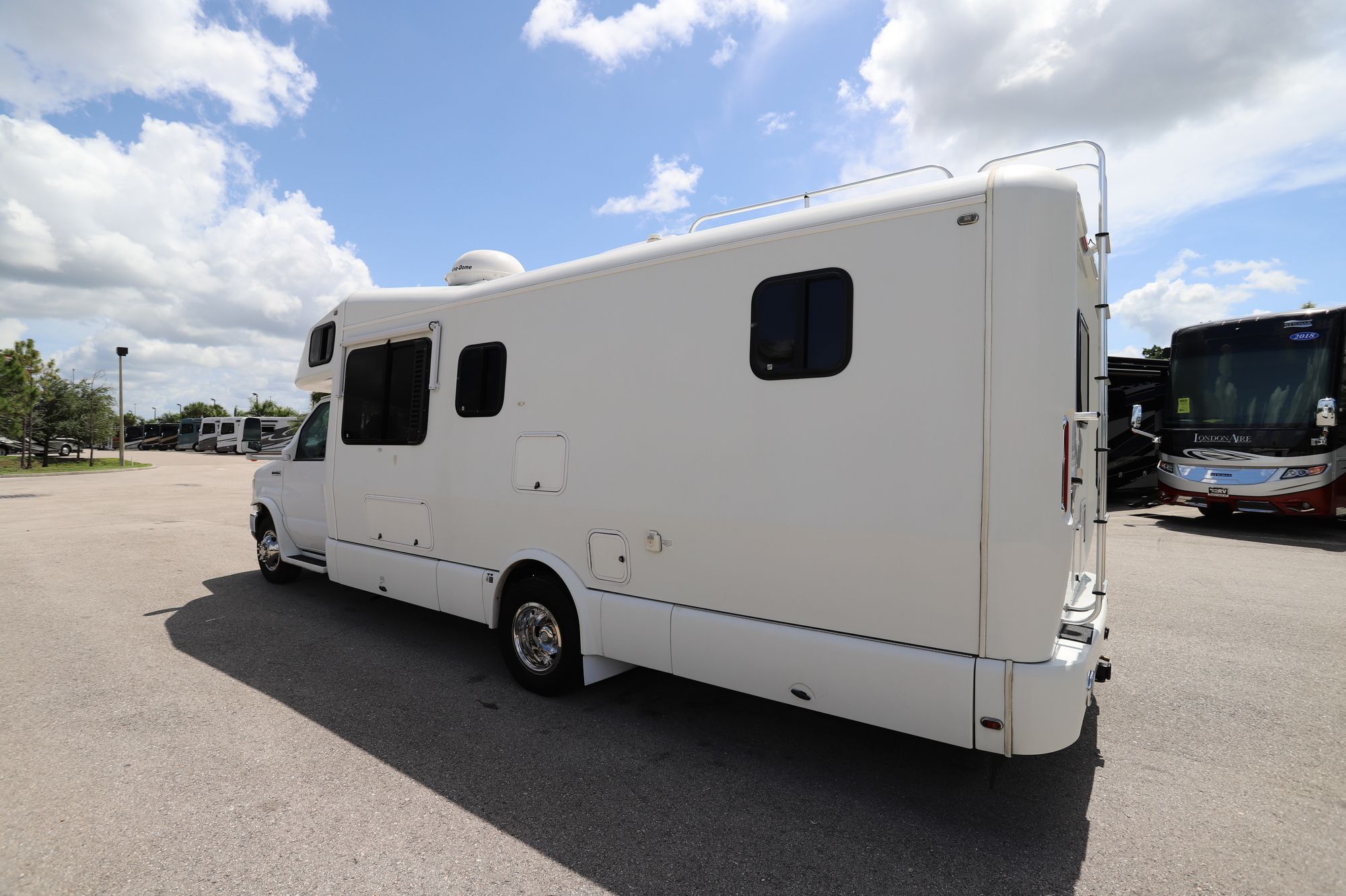 Used 2011 Born Free 27 27RSB Class C  For Sale