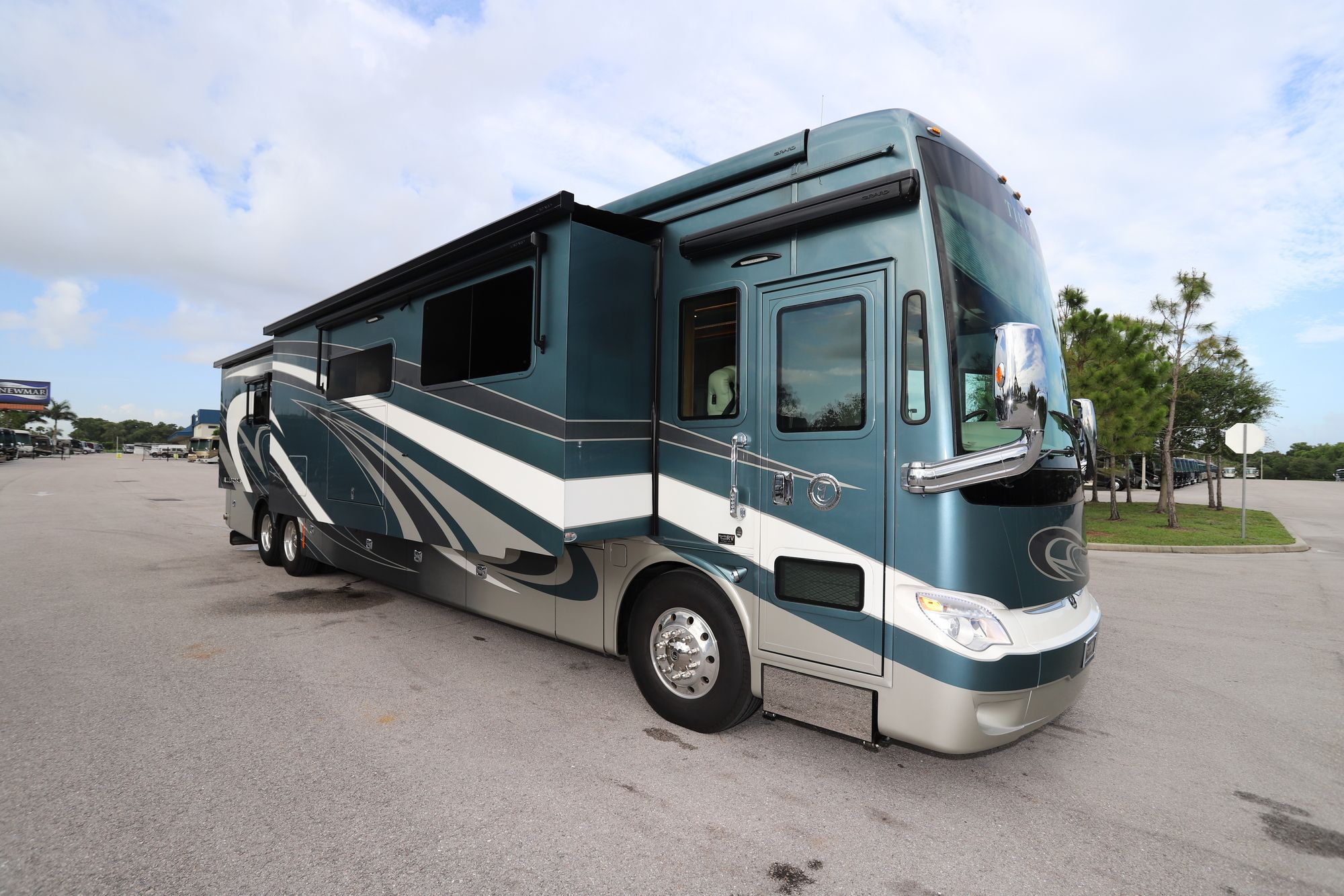 Used 2018 Tiffin Motor Homes Allegro Bus 45OPP Class A  For Sale