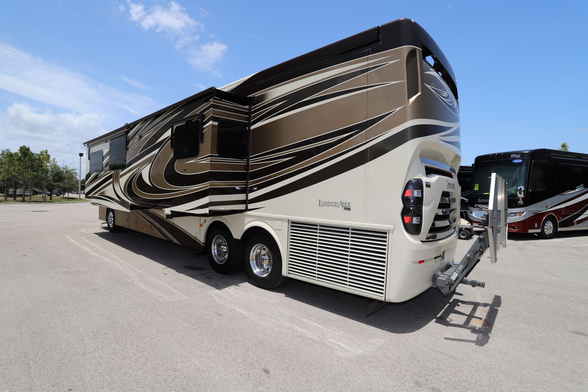 Used 2015 Newmar London Aire 4503 Class A  For Sale