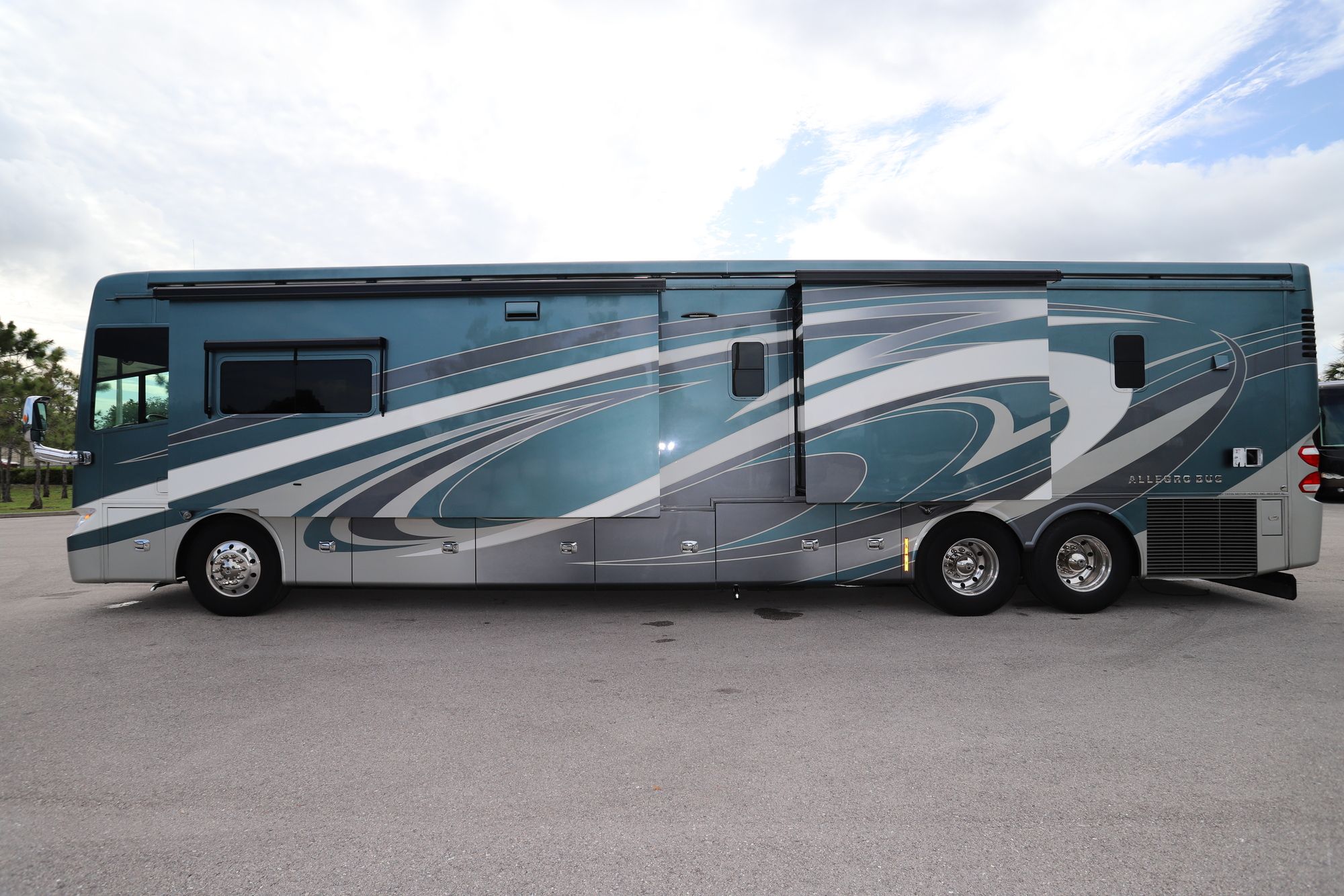 Used 2018 Tiffin Motor Homes Allegro Bus 45OPP Class A  For Sale