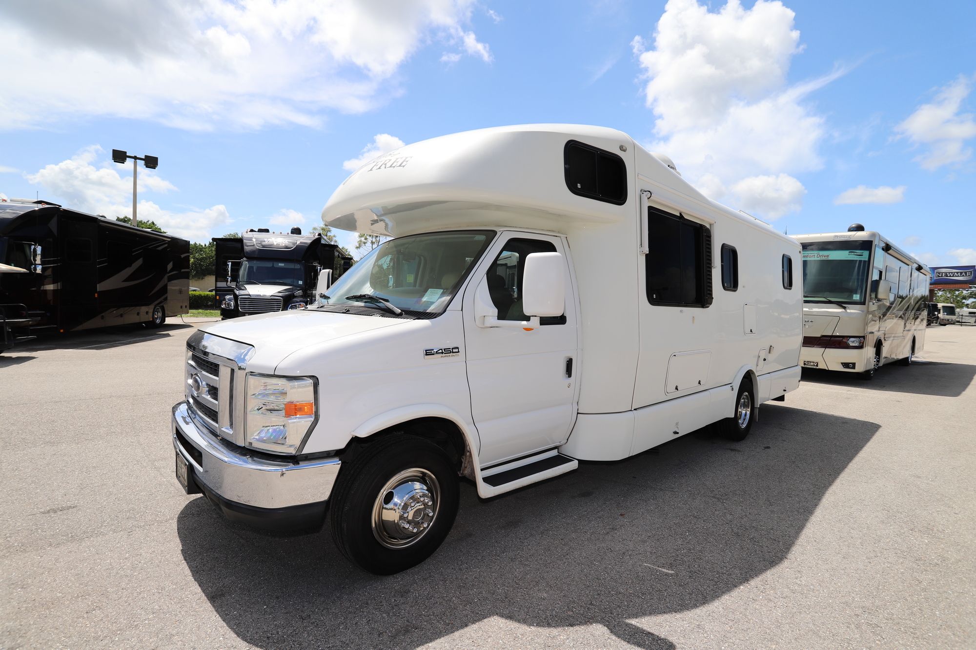 Used 2011 Born Free 27 27RSB Class C  For Sale