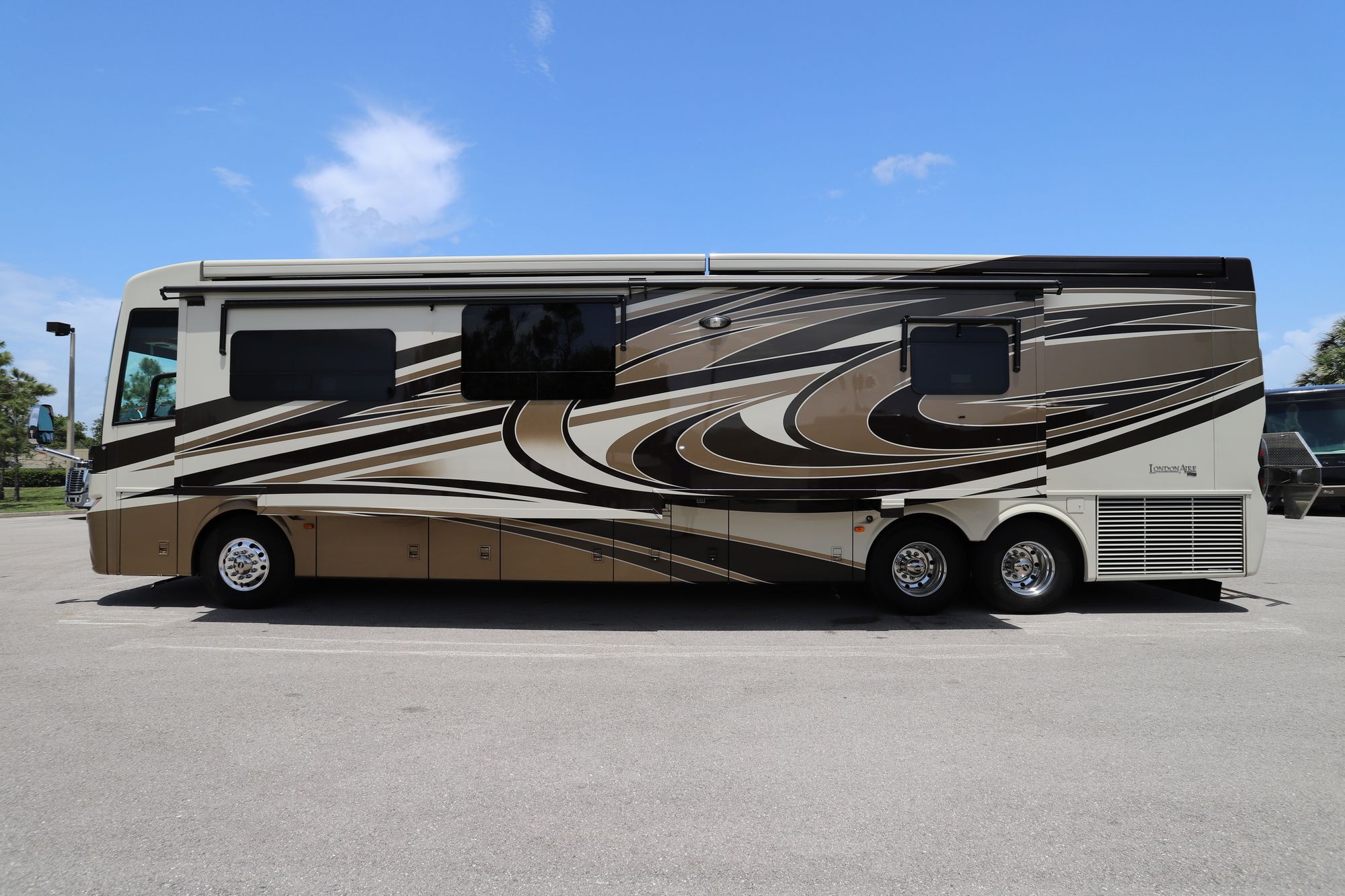 Used 2015 Newmar London Aire 4503 Class A  For Sale