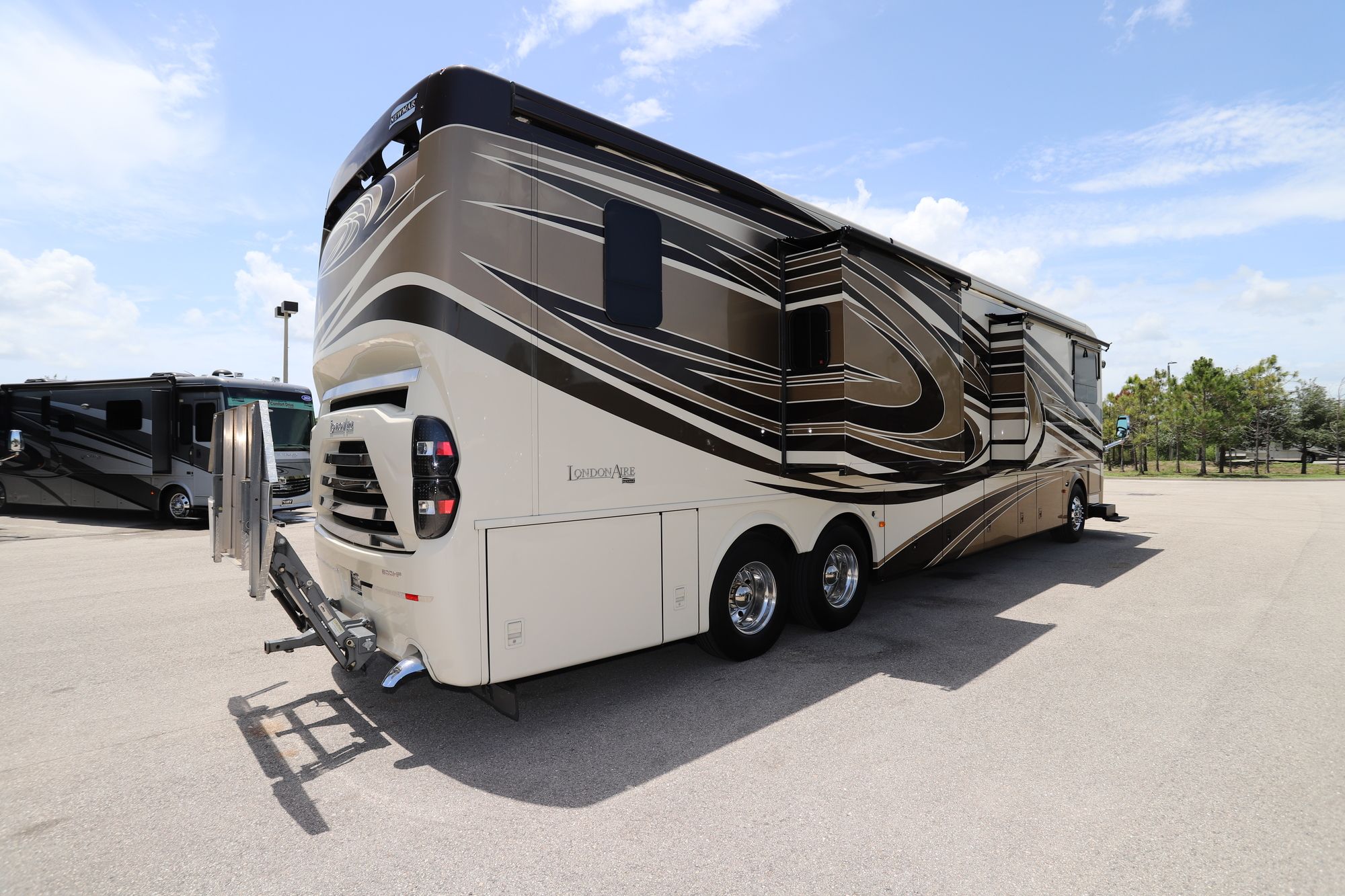 Used 2015 Newmar London Aire 4503 Class A  For Sale